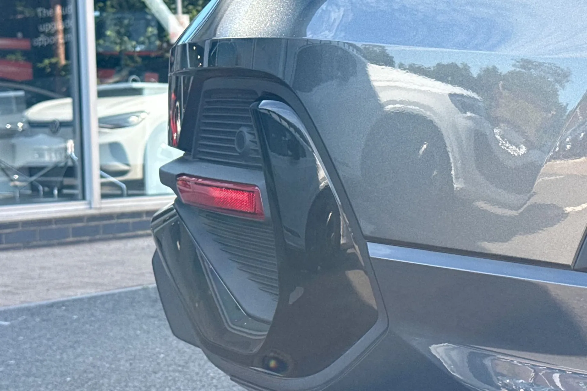 Audi Q3 thumbnail image number 16