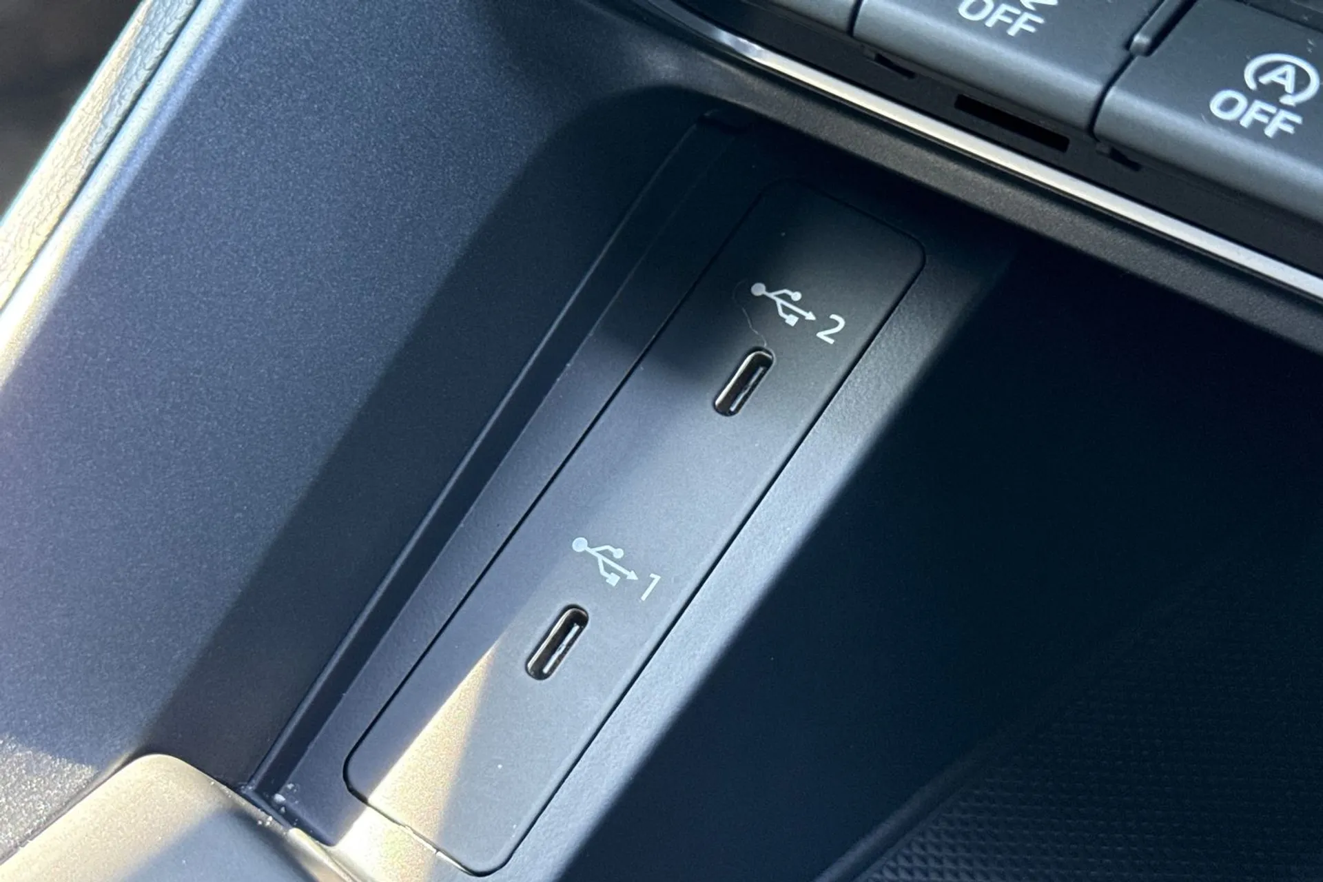 Audi Q3 thumbnail image number 43