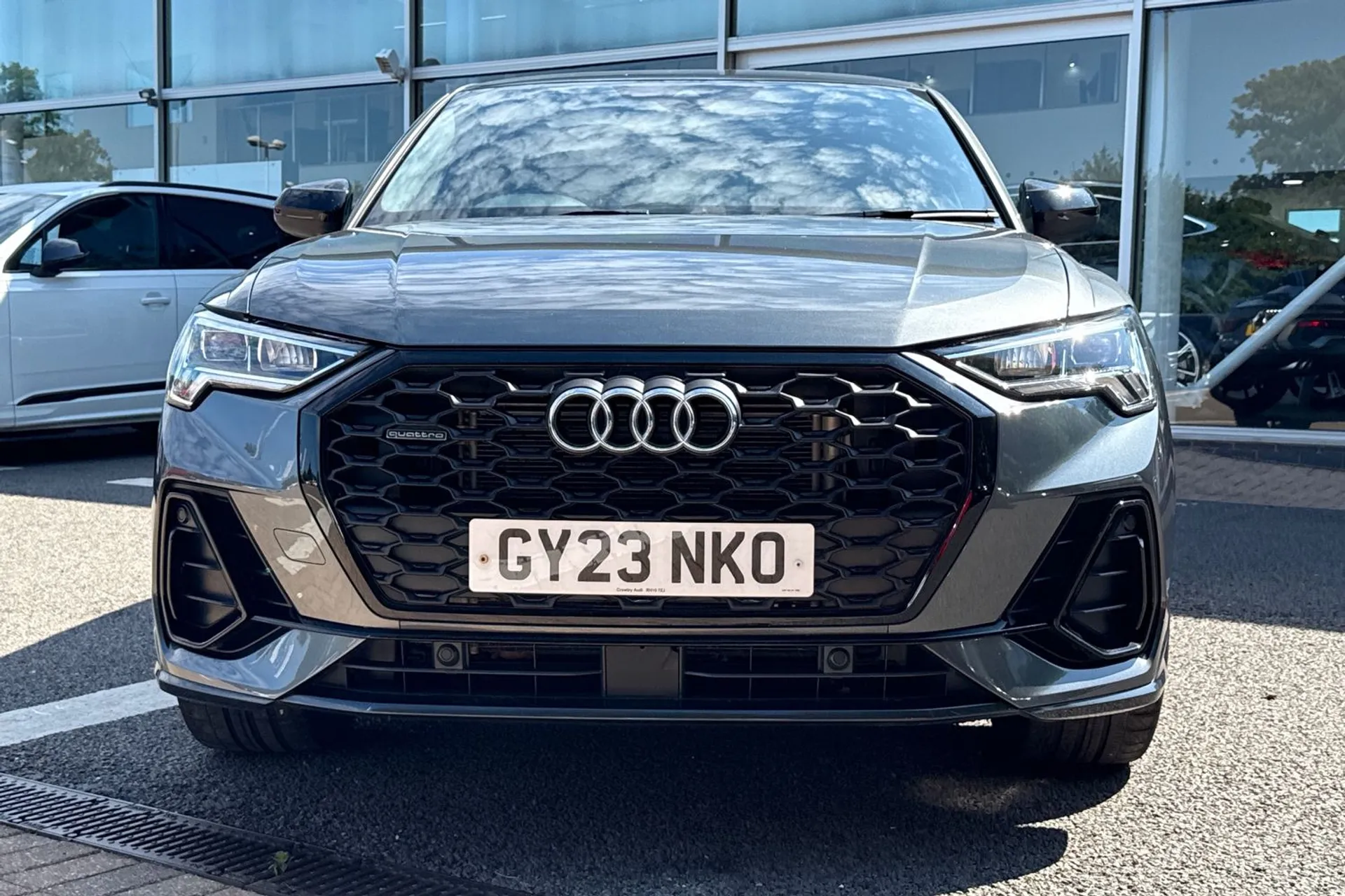 Audi Q3 thumbnail image number 11