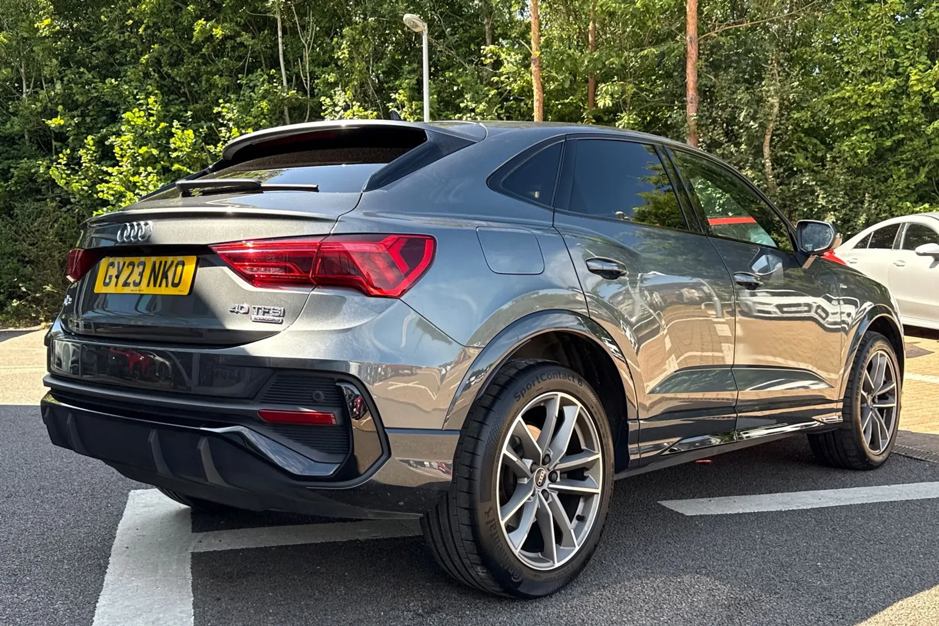 Audi Q3 thumbnail image number 6