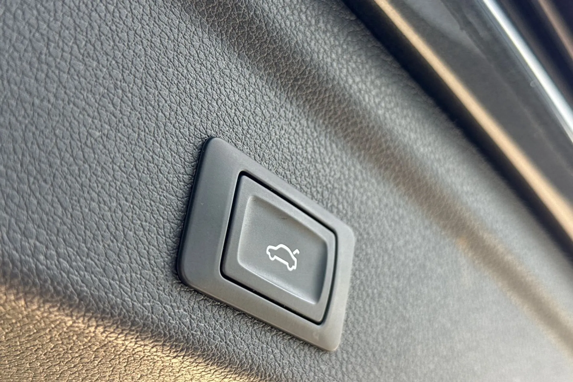 Audi Q3 thumbnail image number 19