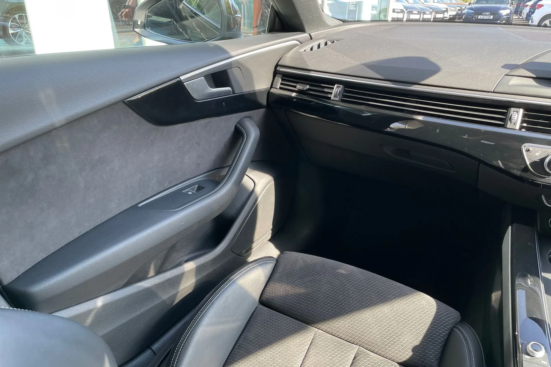 Audi A5 thumbnail image number 31