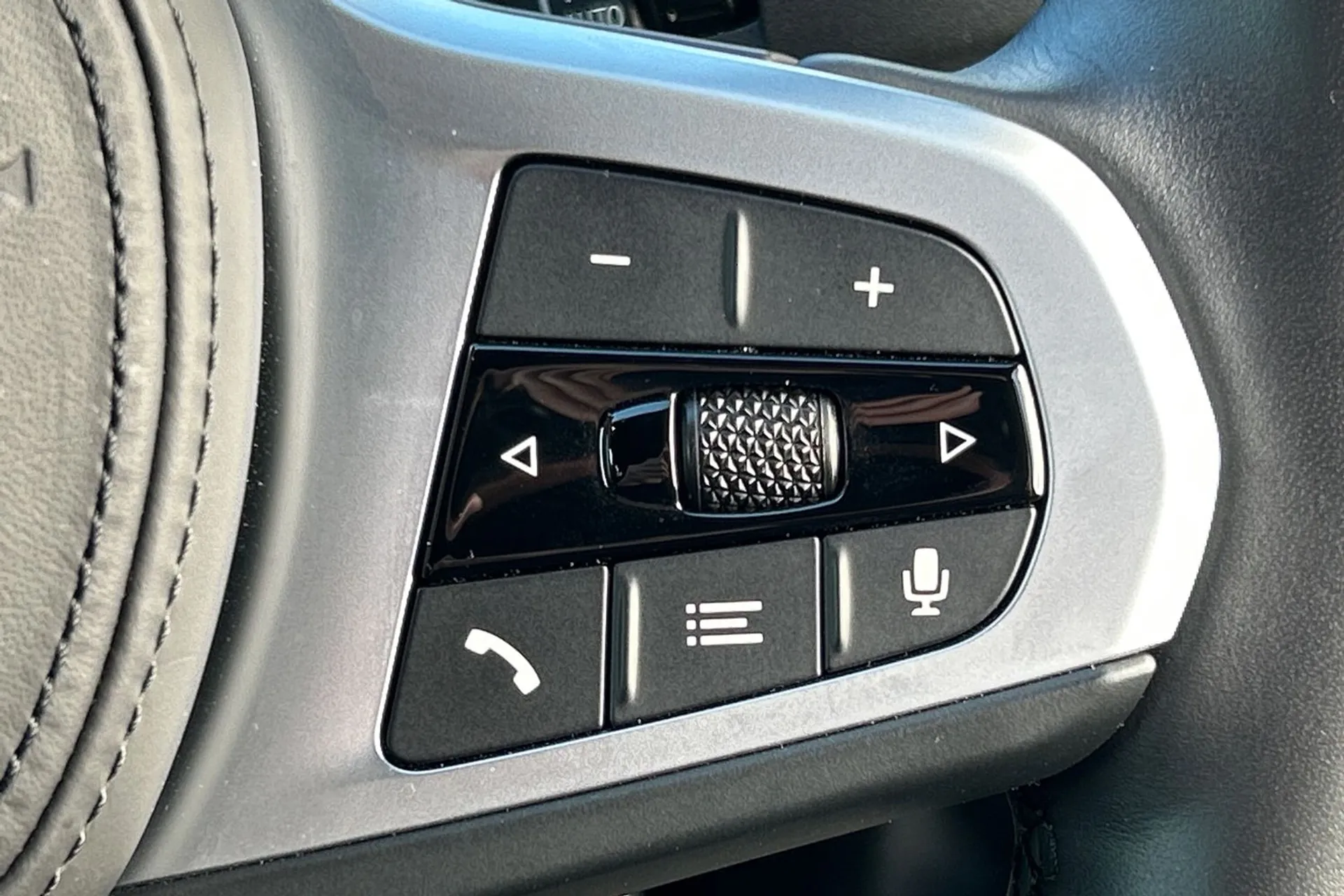 BMW I4 thumbnail image number 46