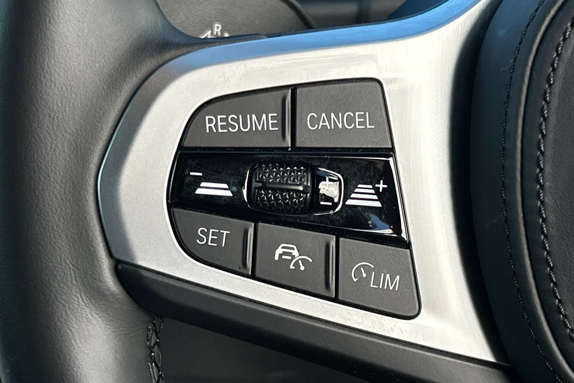 BMW I4 thumbnail image number 45