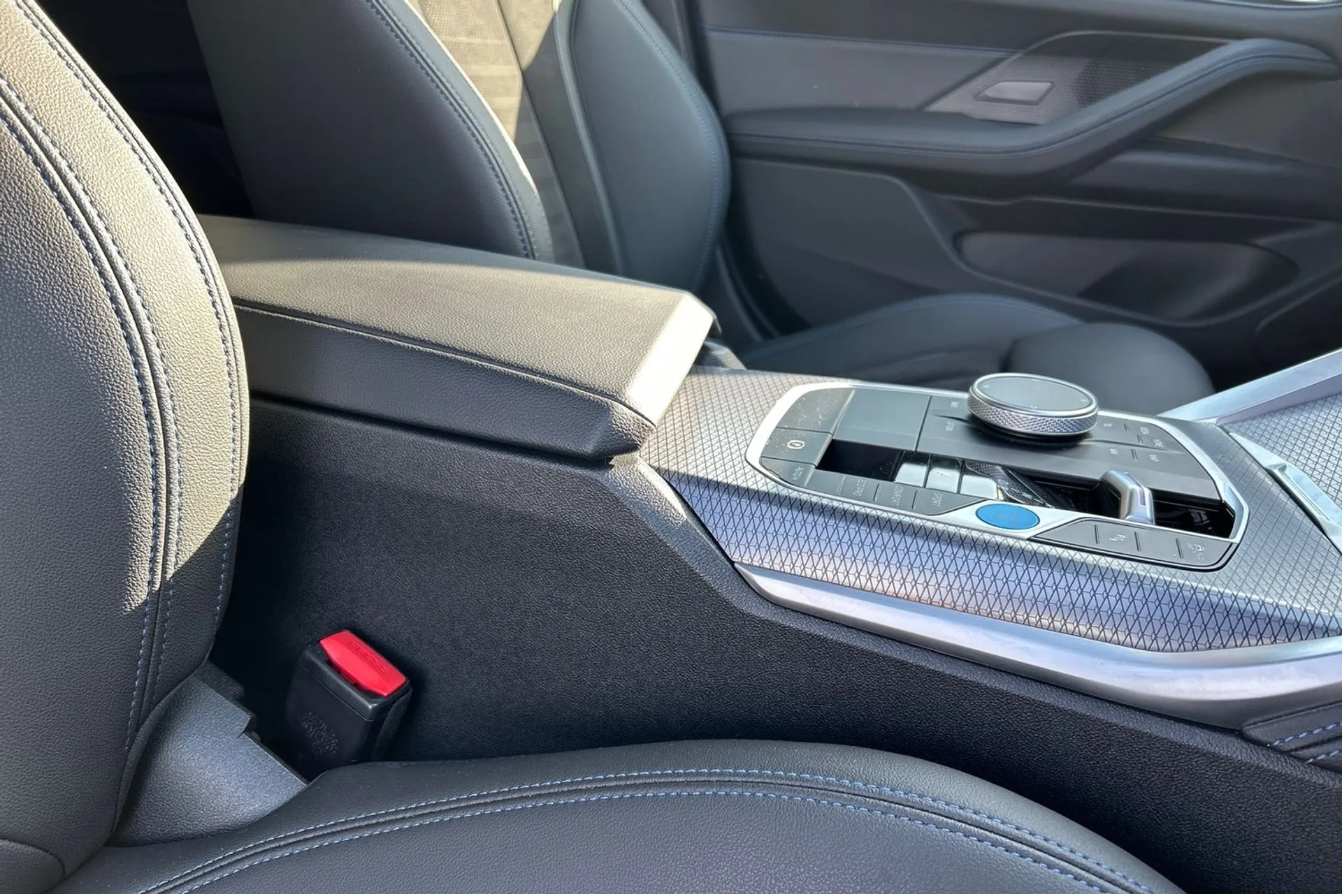 BMW I4 thumbnail image number 48