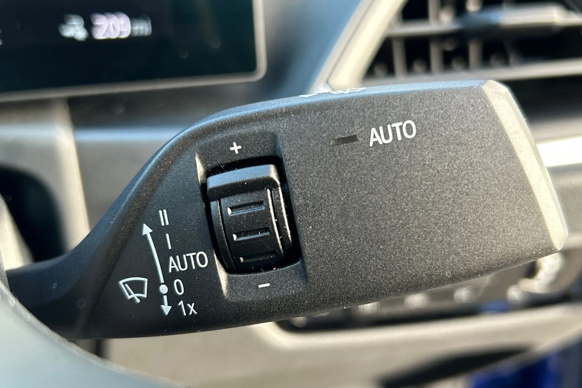 BMW I4 thumbnail image number 61