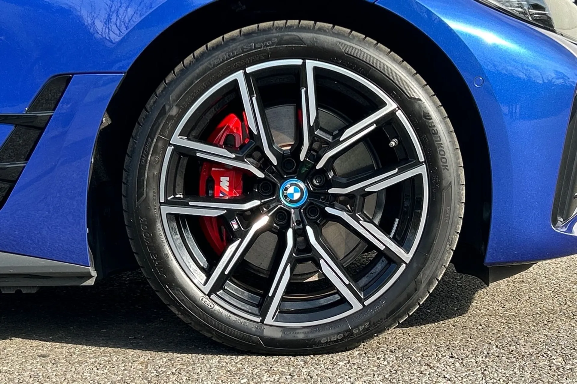 BMW I4 thumbnail image number 23