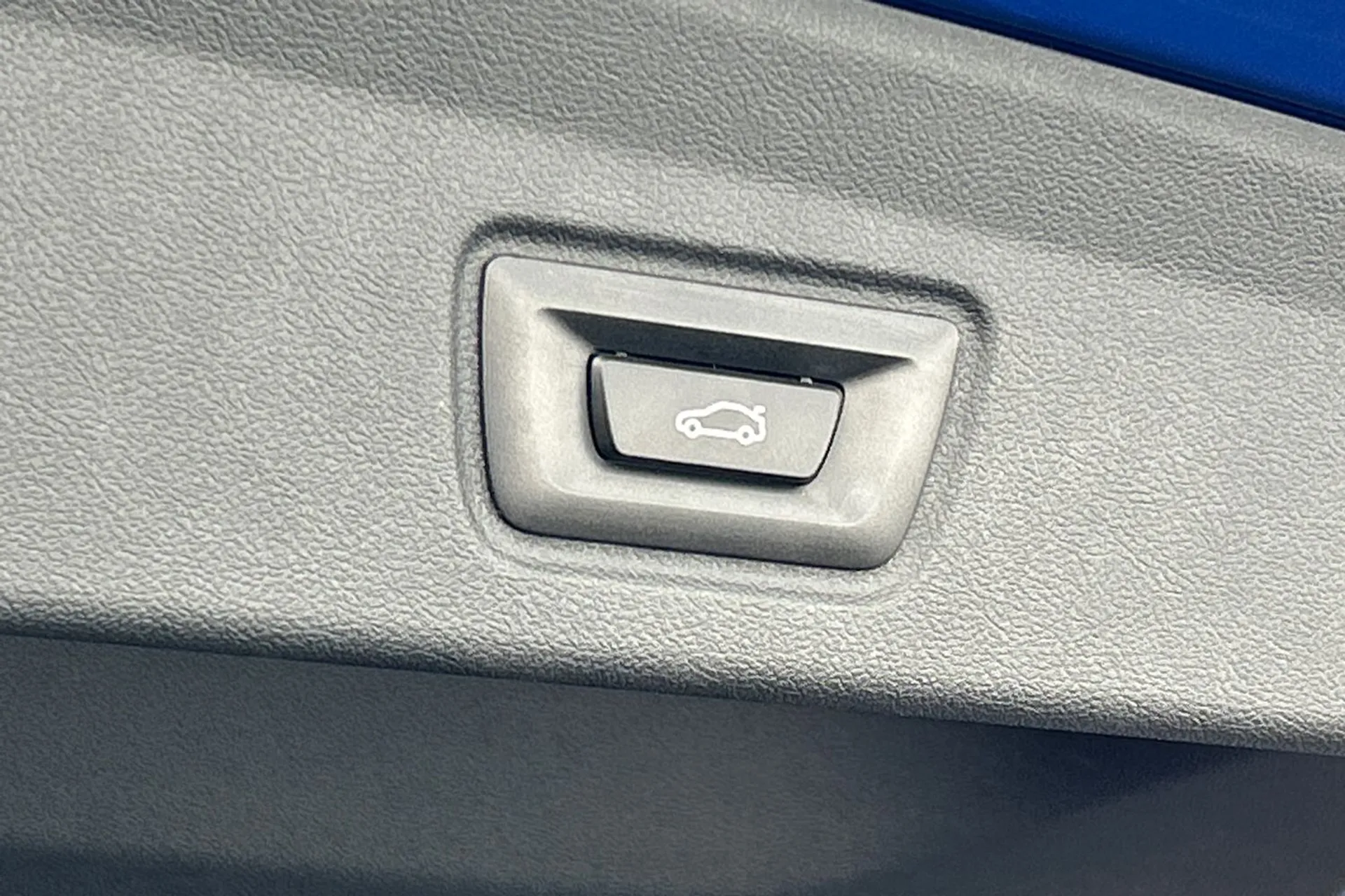 BMW I4 thumbnail image number 31