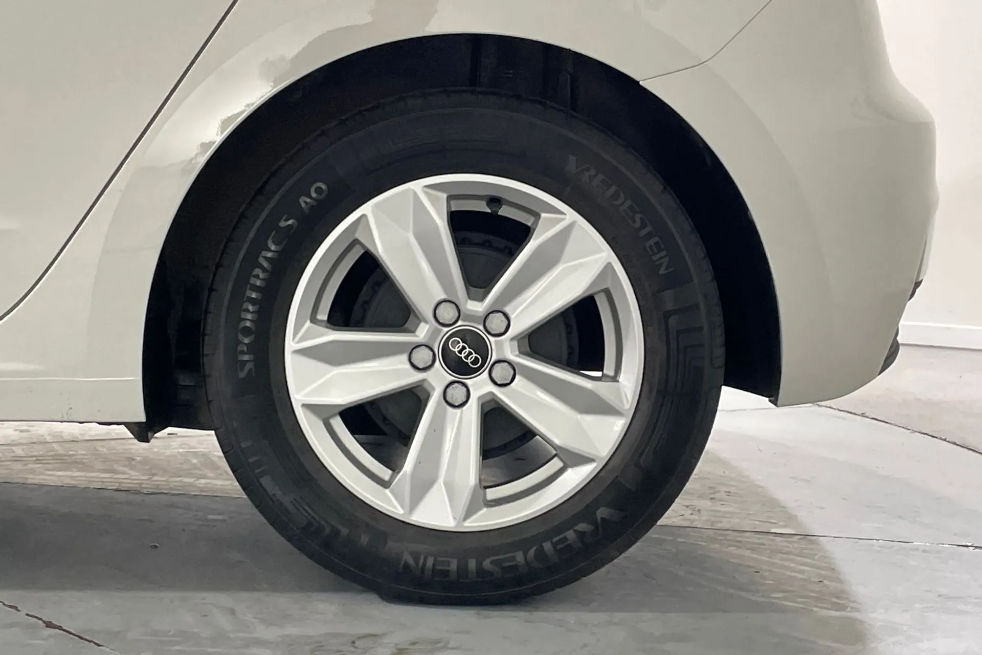 Audi A1 thumbnail image number 9