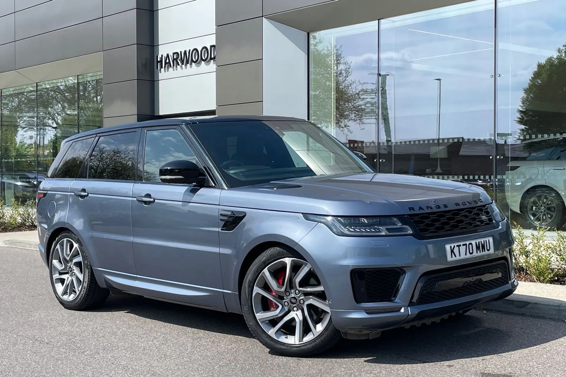 LAND ROVER RANGE ROVER SPORT focused image