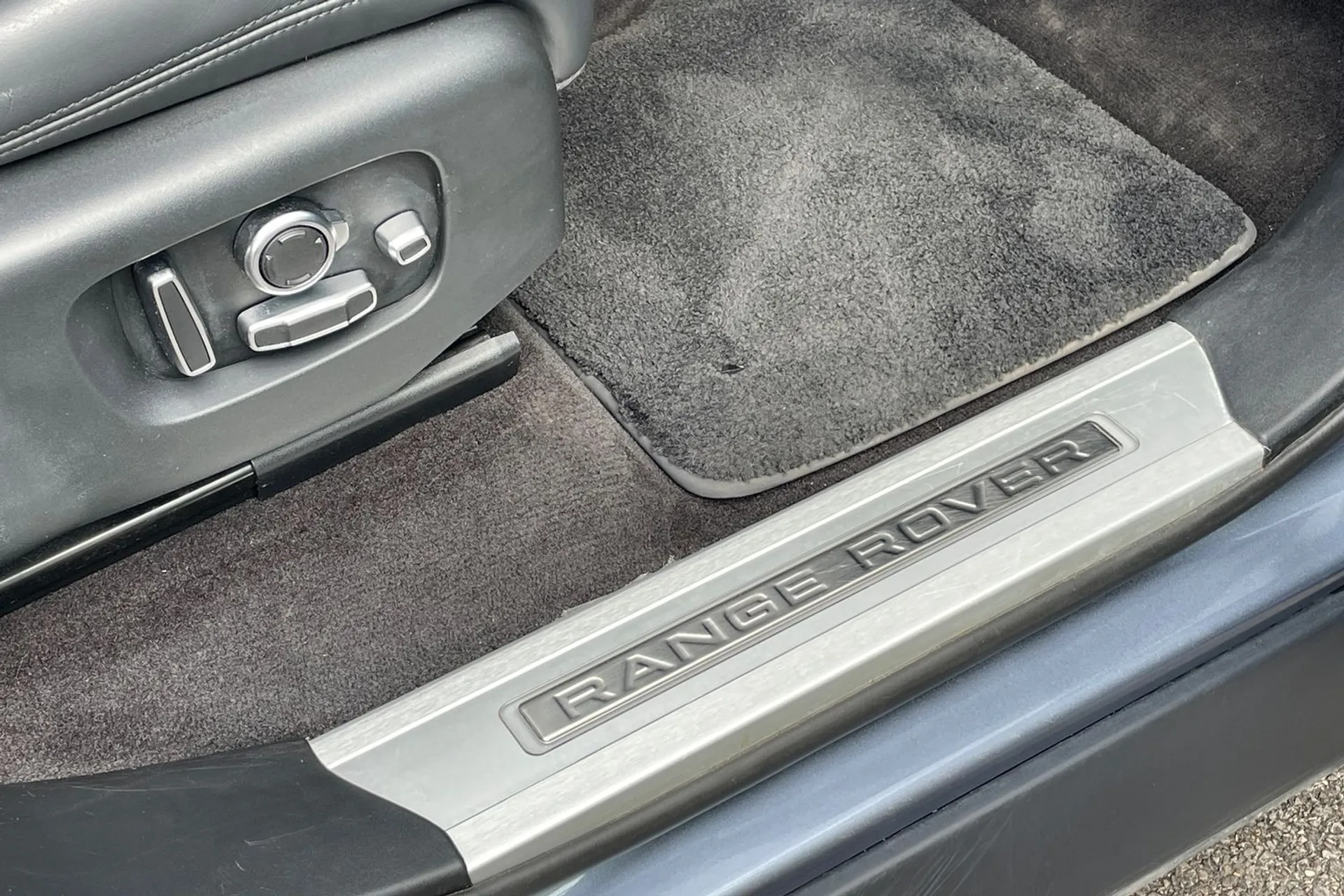LAND ROVER RANGE ROVER SPORT thumbnail image number 31