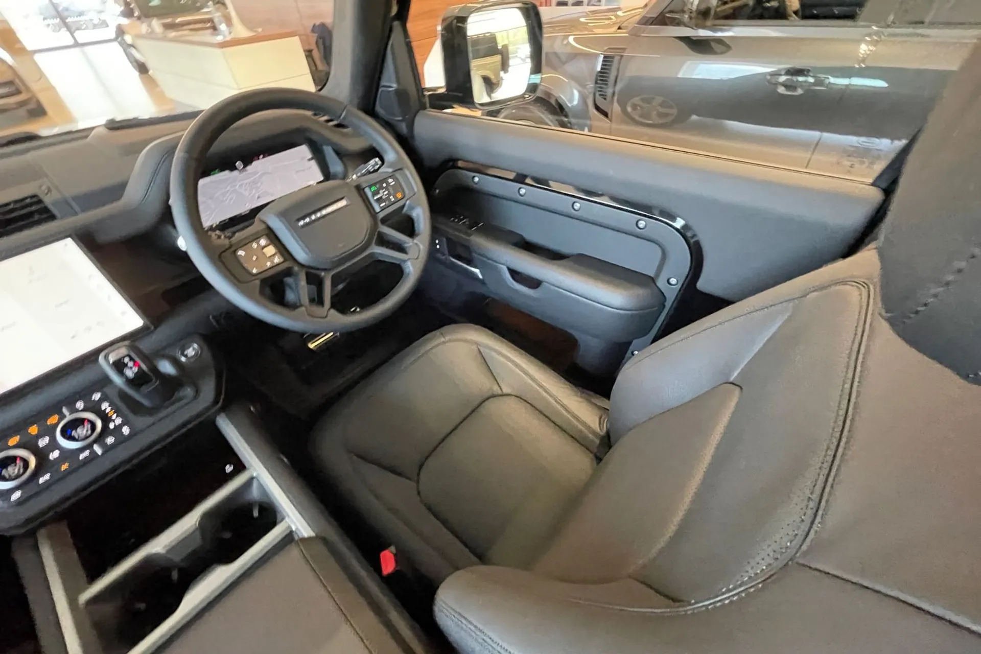 LAND ROVER Defender 90 thumbnail image number 9