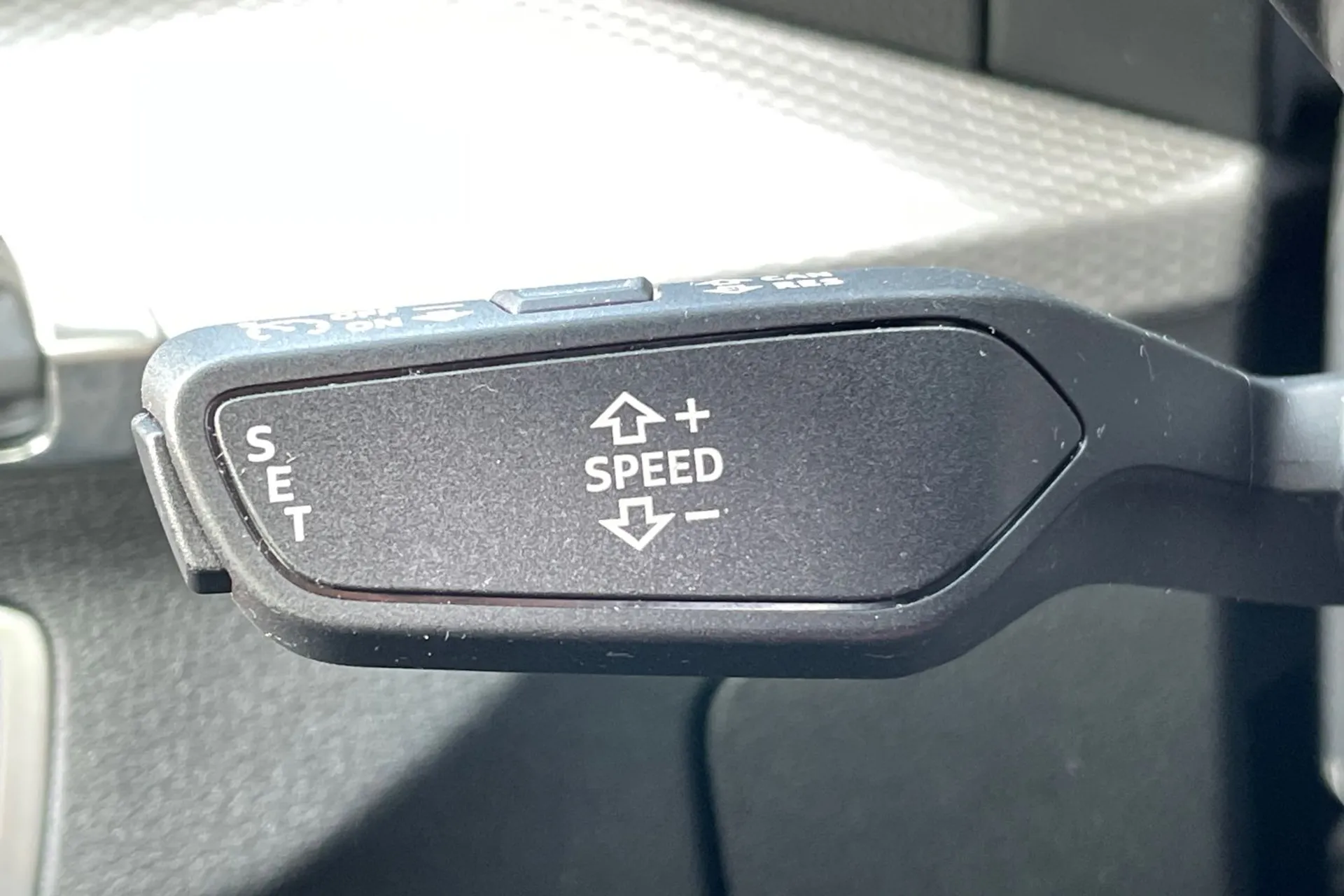 Audi Q2 thumbnail image number 17