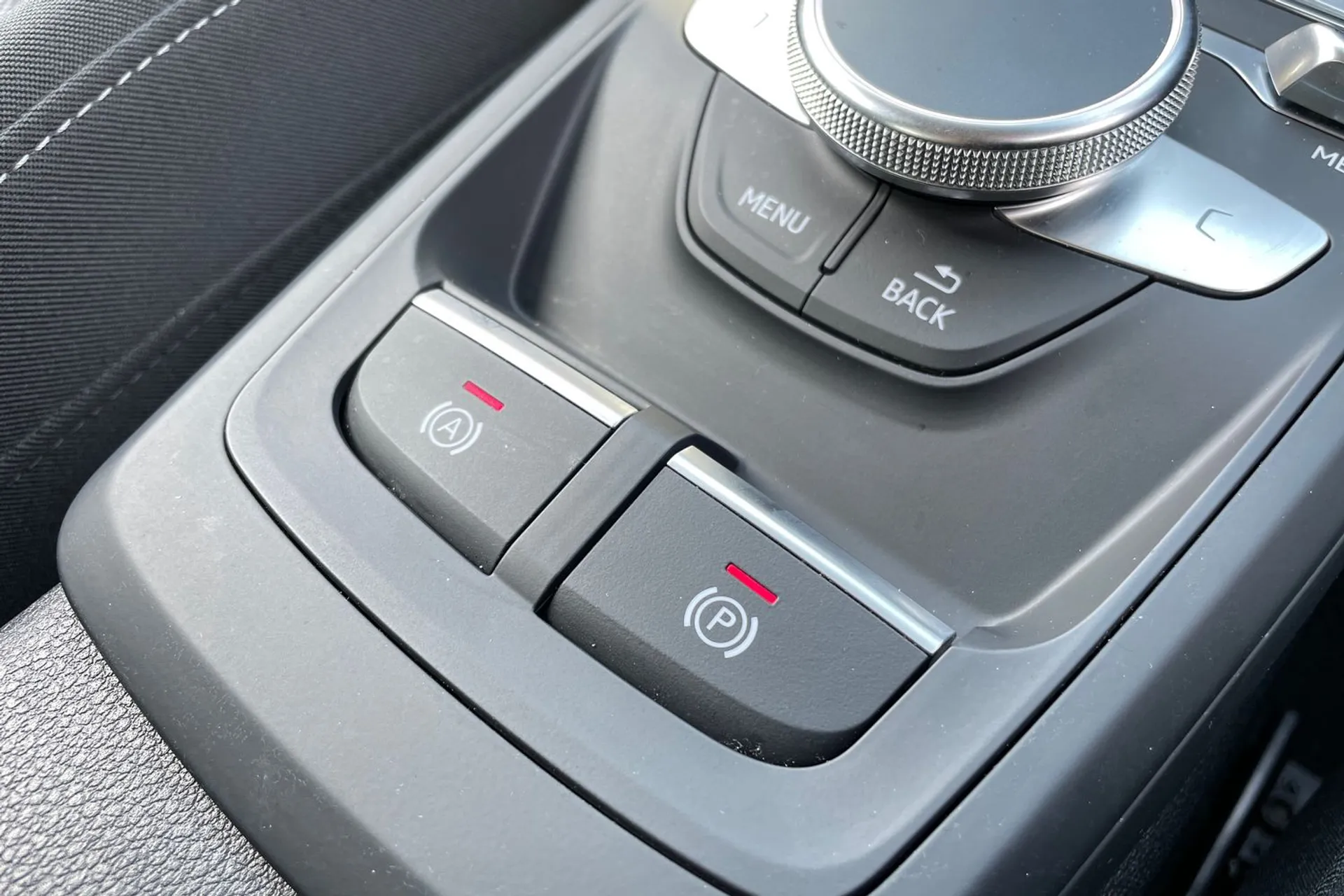 Audi Q2 thumbnail image number 35