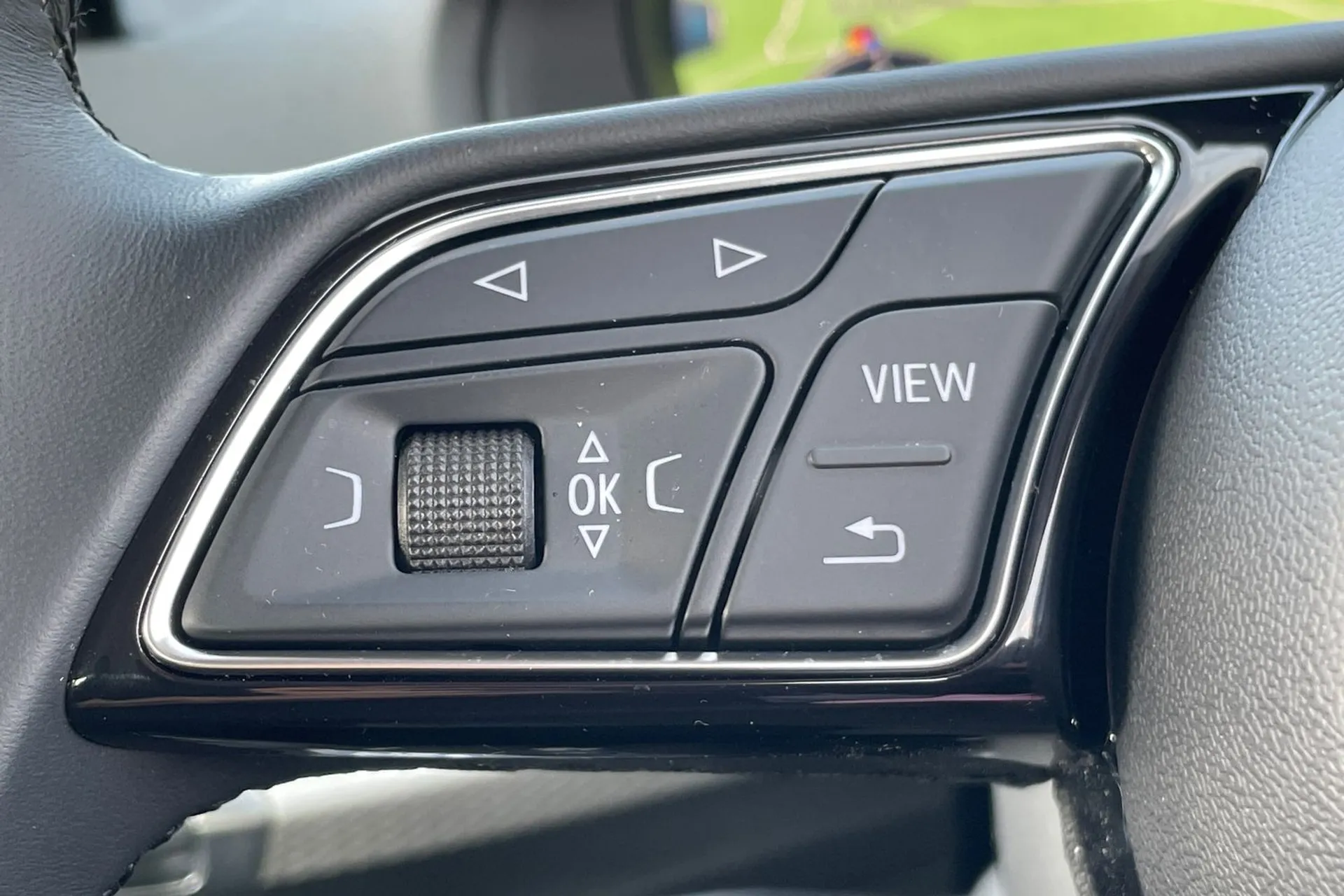 Audi Q2 thumbnail image number 20