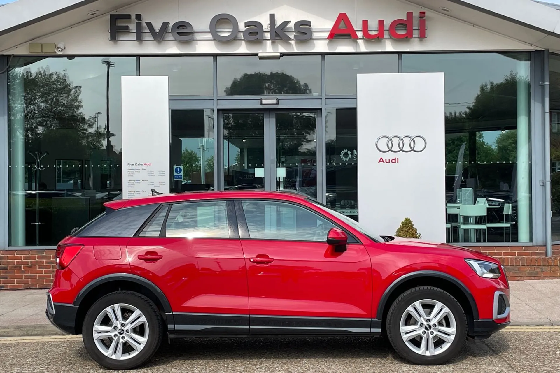 Audi Q2 thumbnail image number 2