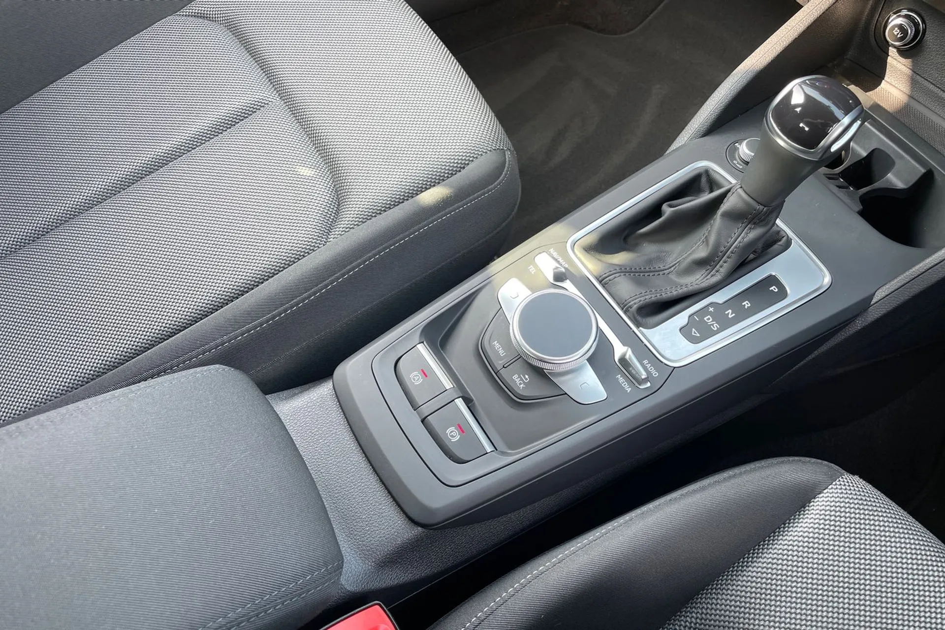 Audi Q2 thumbnail image number 34
