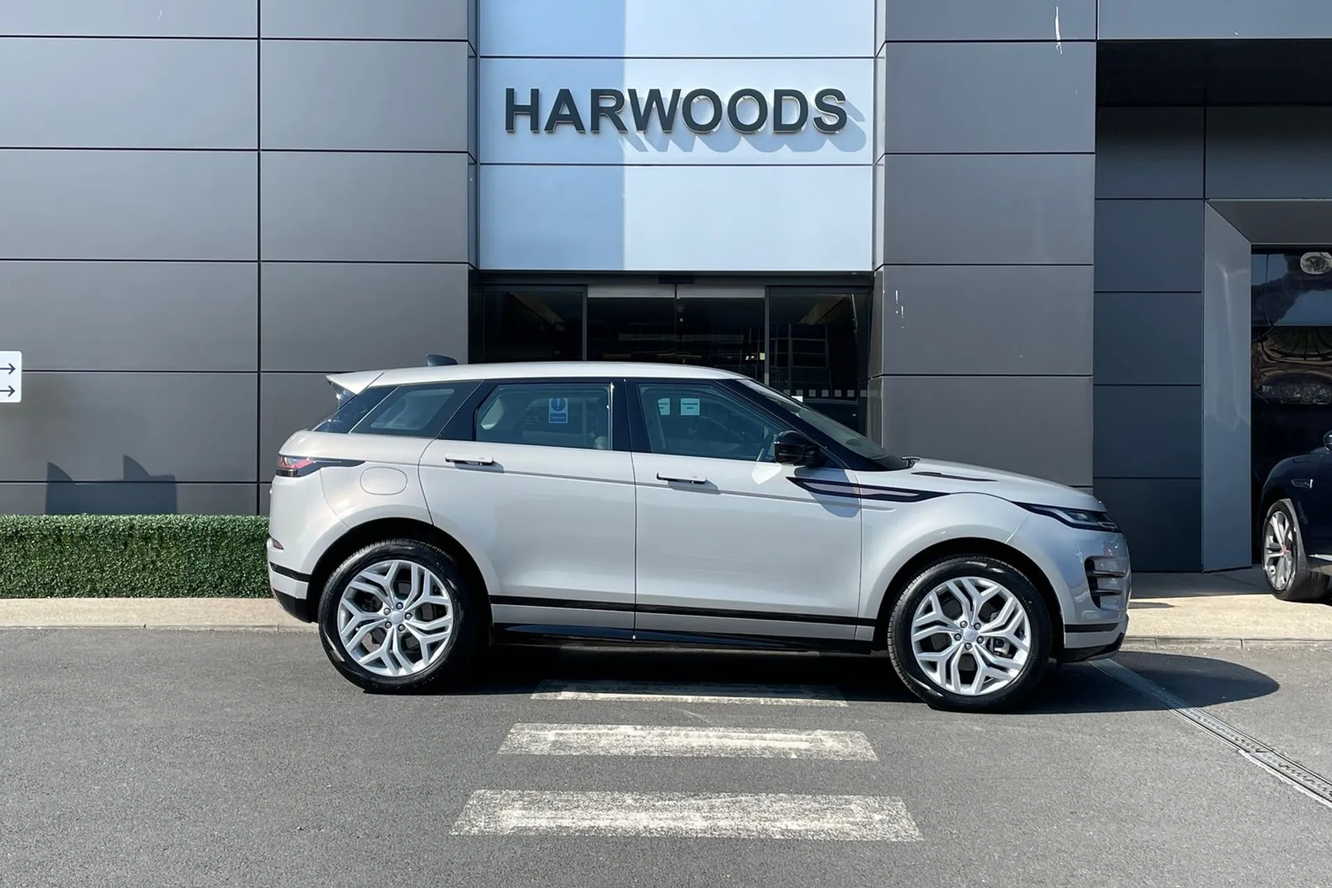 LAND ROVER RANGE ROVER EVOQUE thumbnail image number 2