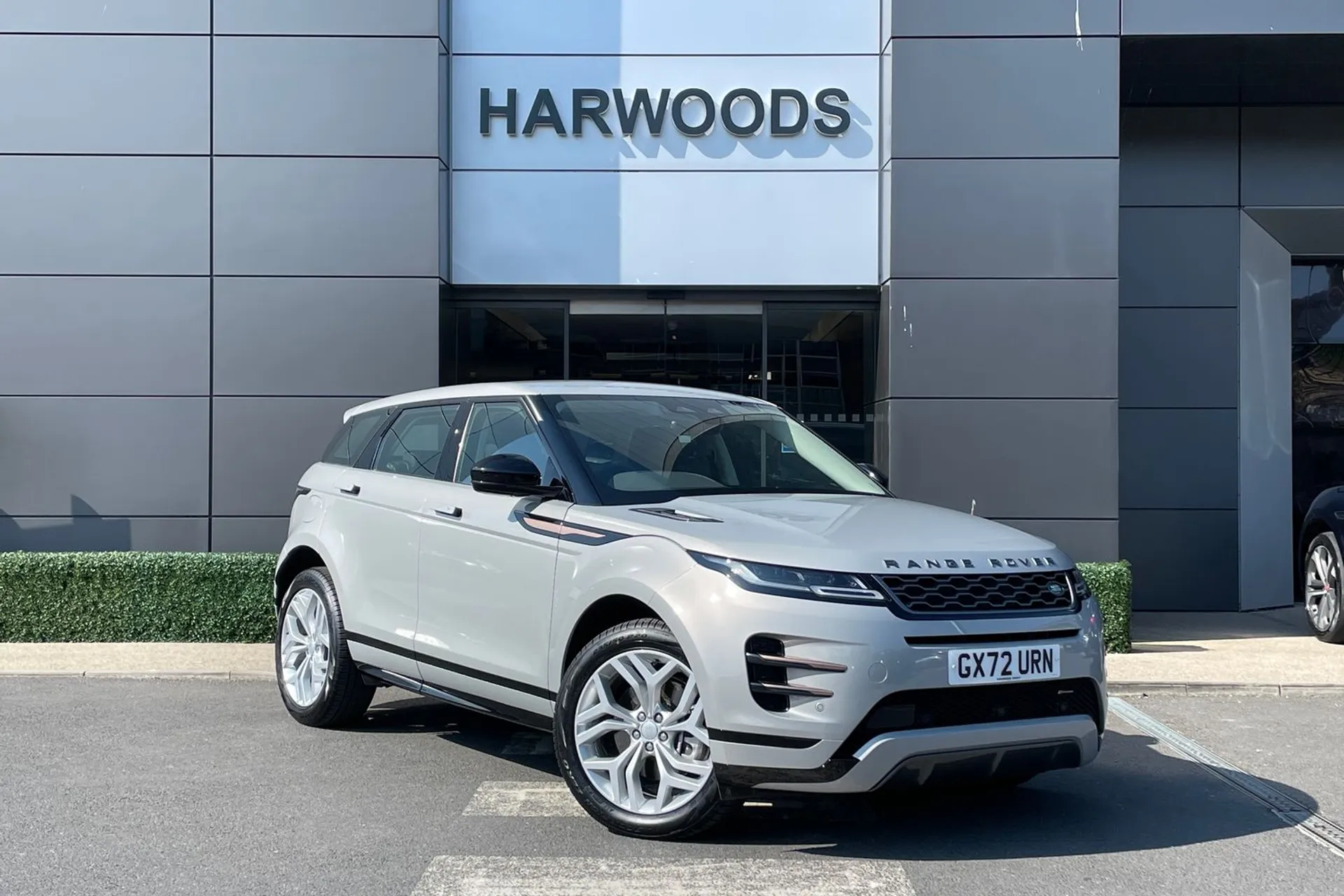 LAND ROVER RANGE ROVER EVOQUE focused image