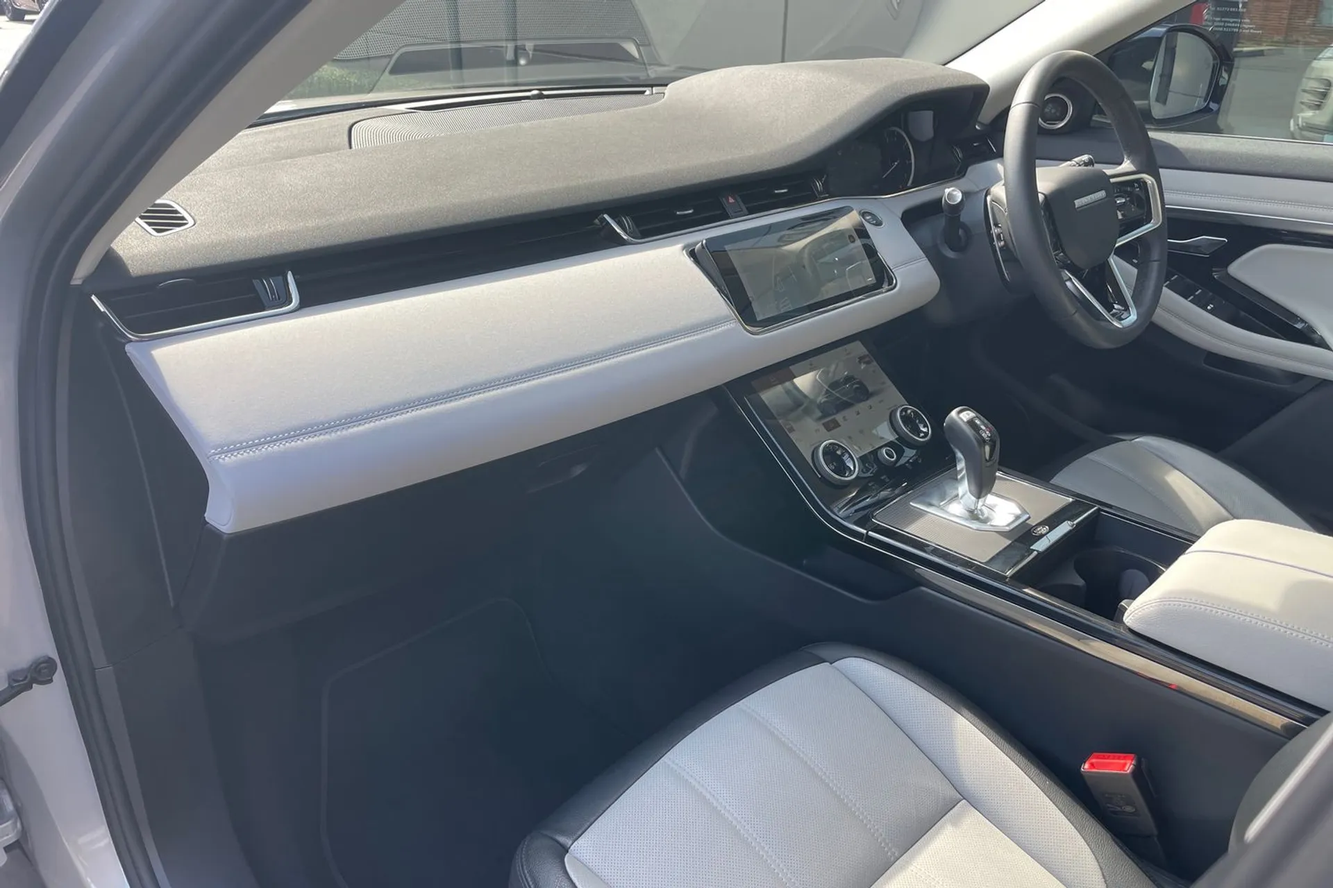 LAND ROVER RANGE ROVER EVOQUE thumbnail image number 36
