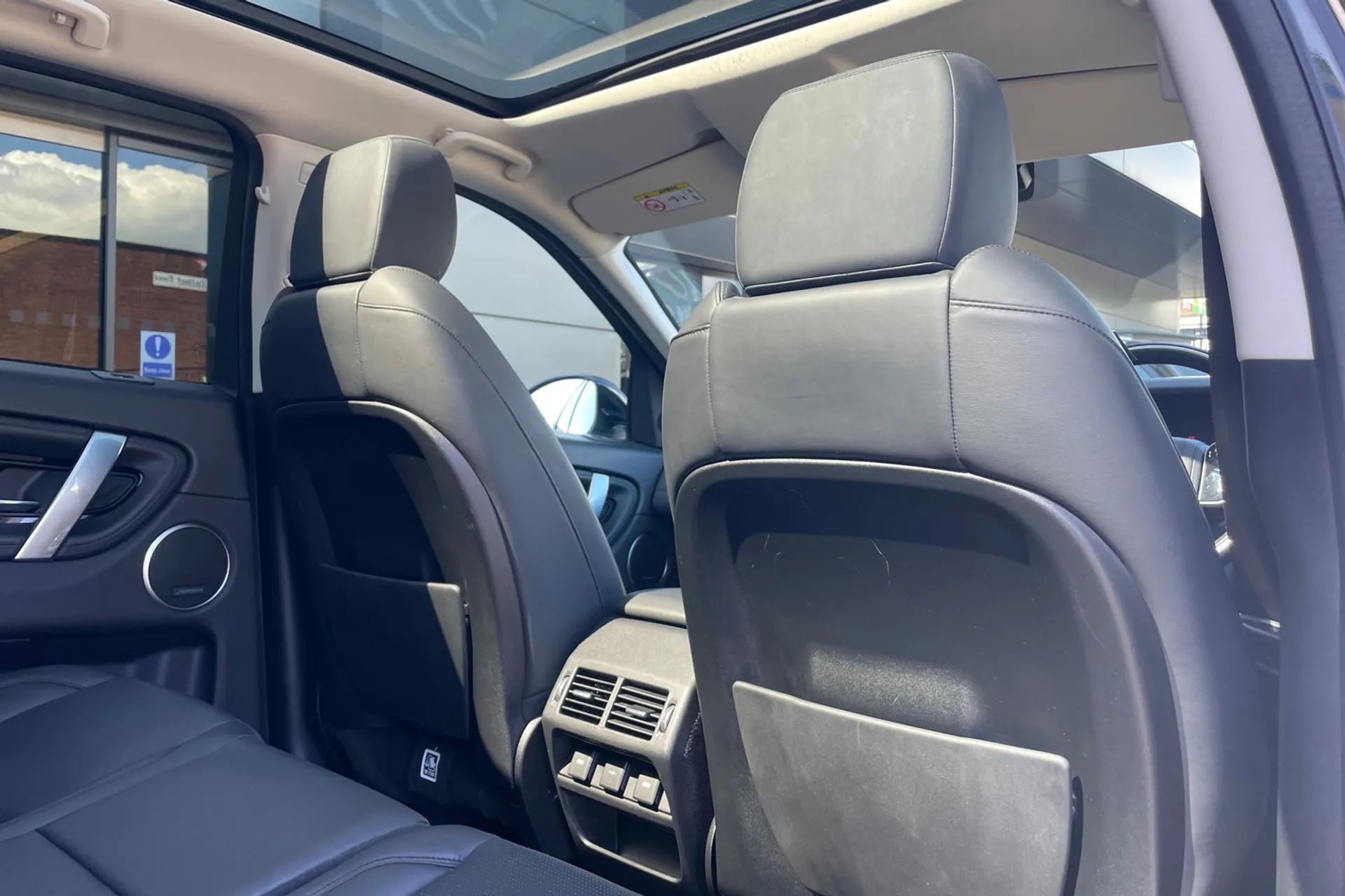 LAND ROVER DISCOVERY SPORT thumbnail image number 31