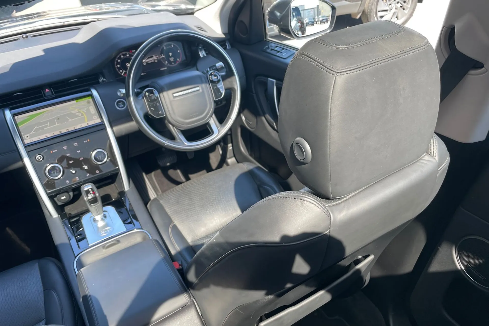 LAND ROVER DISCOVERY SPORT thumbnail image number 38