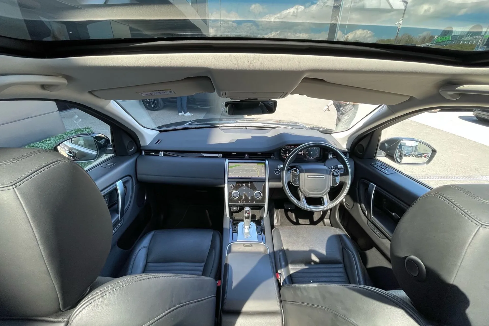 LAND ROVER DISCOVERY SPORT thumbnail image number 4