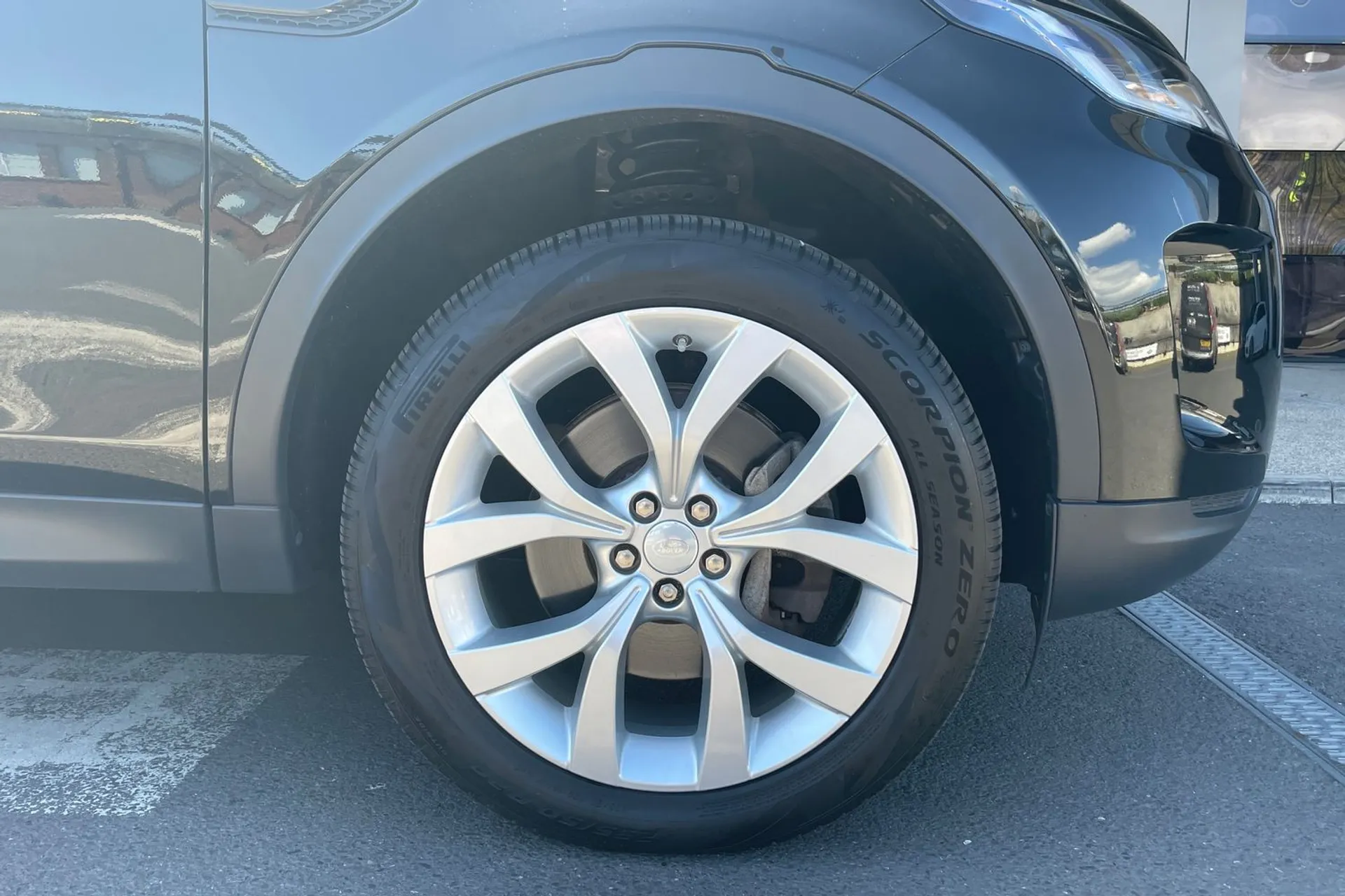 LAND ROVER DISCOVERY SPORT thumbnail image number 15