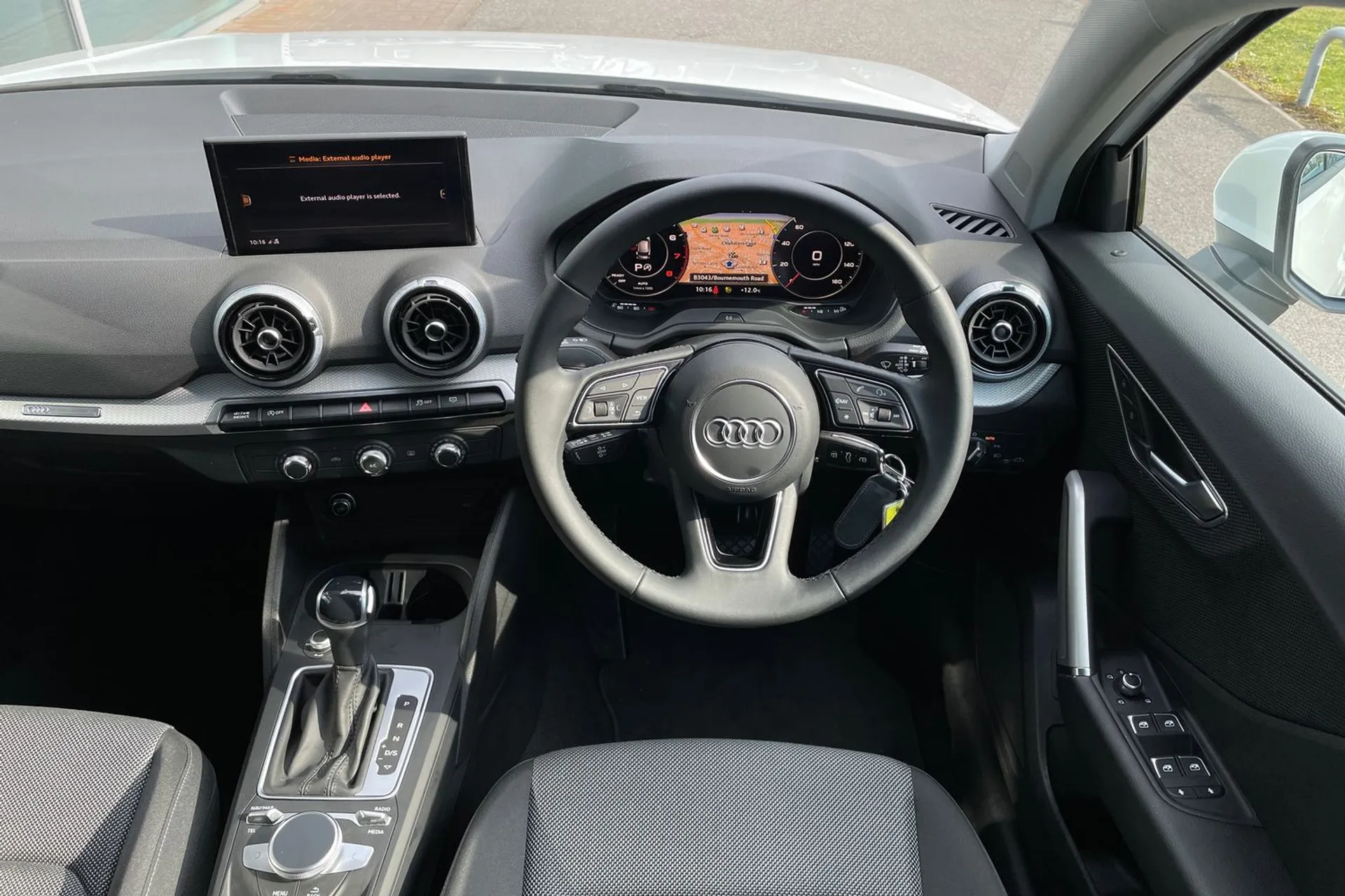 Audi Q2 thumbnail image number 33