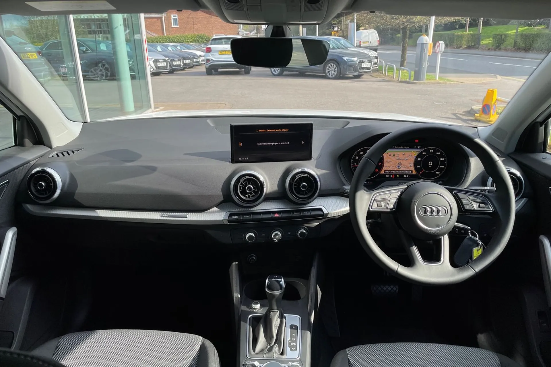 Audi Q2 thumbnail image number 3