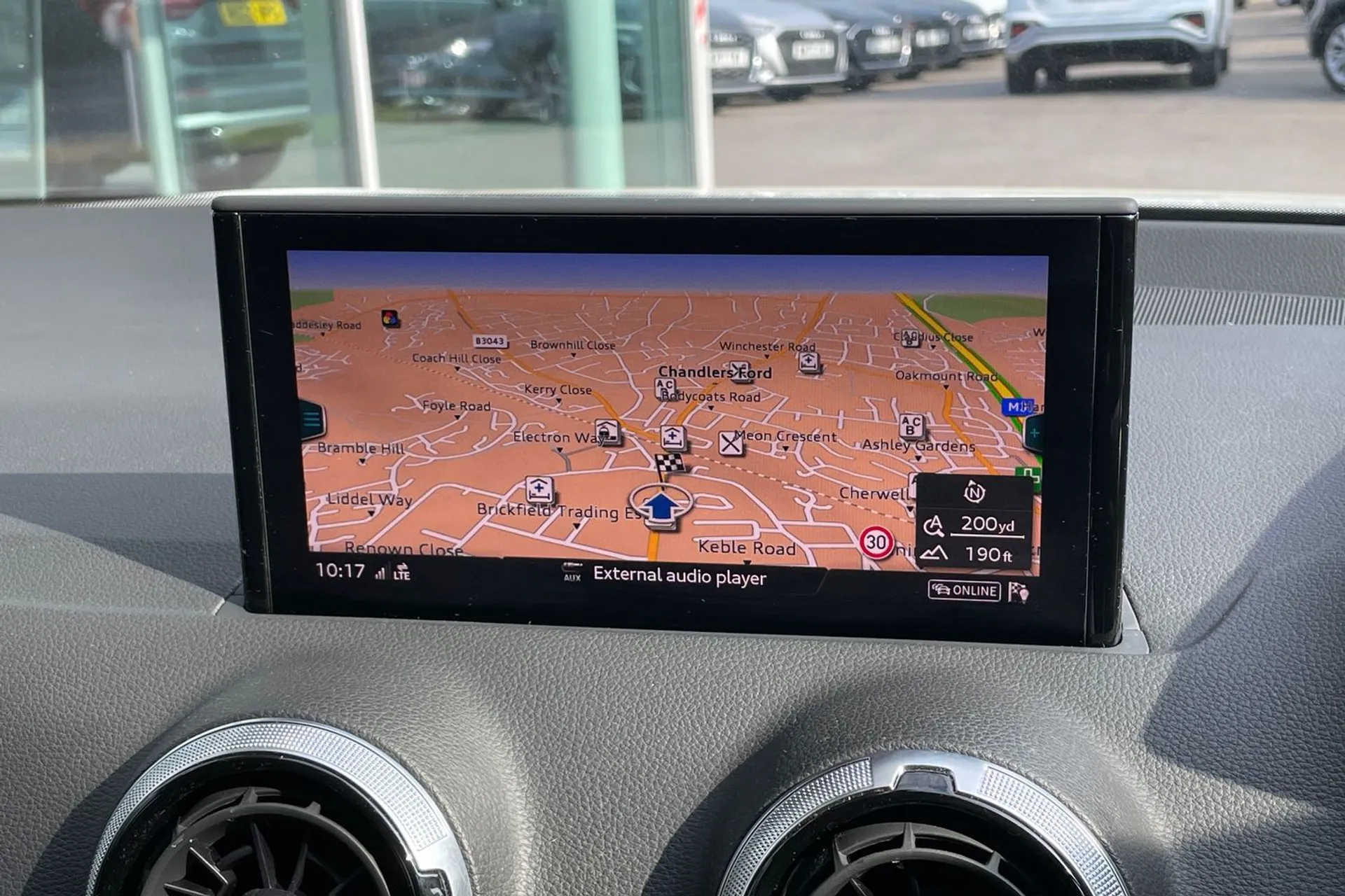 Audi Q2 thumbnail image number 4