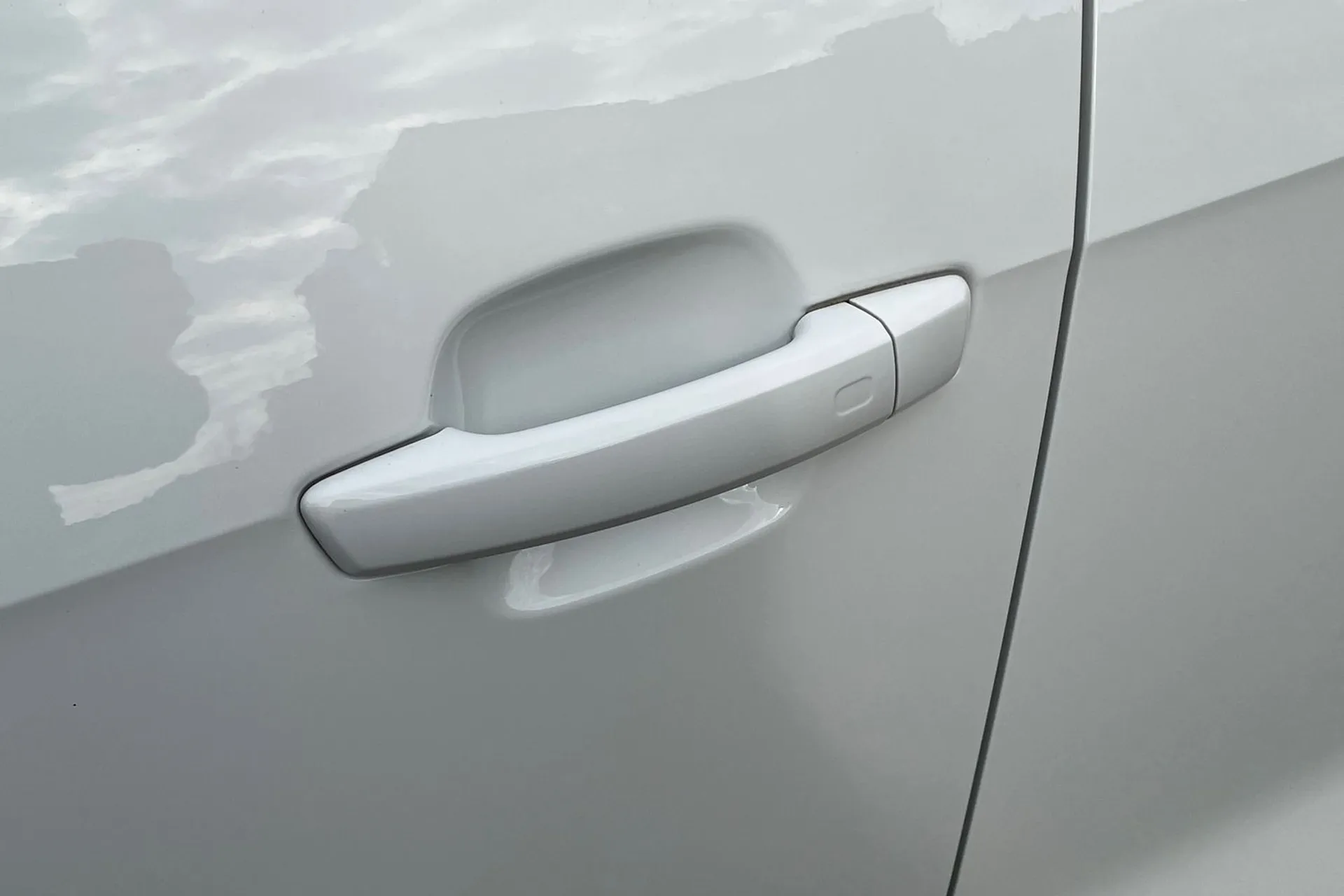 Audi Q2 thumbnail image number 14