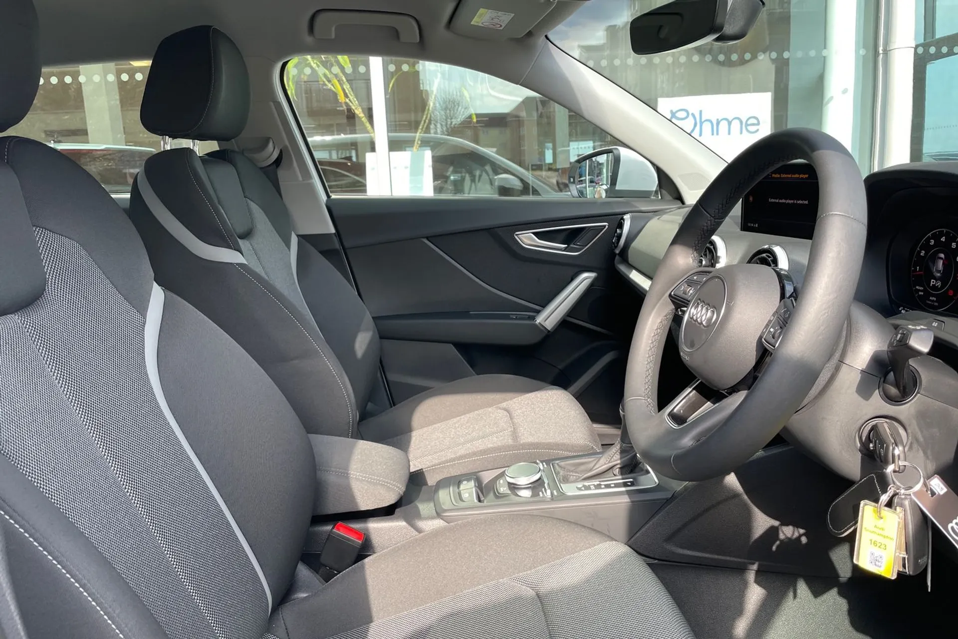 Audi Q2 thumbnail image number 24