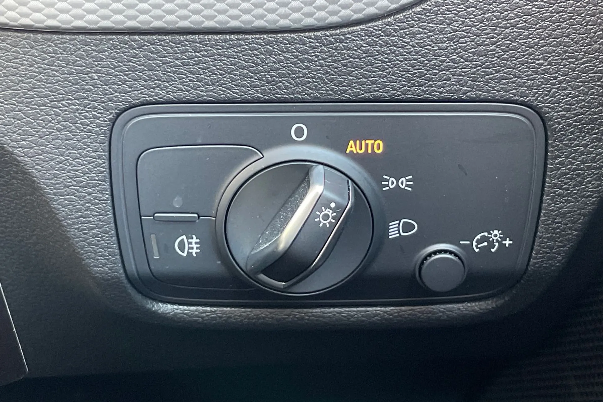 Audi Q2 thumbnail image number 54