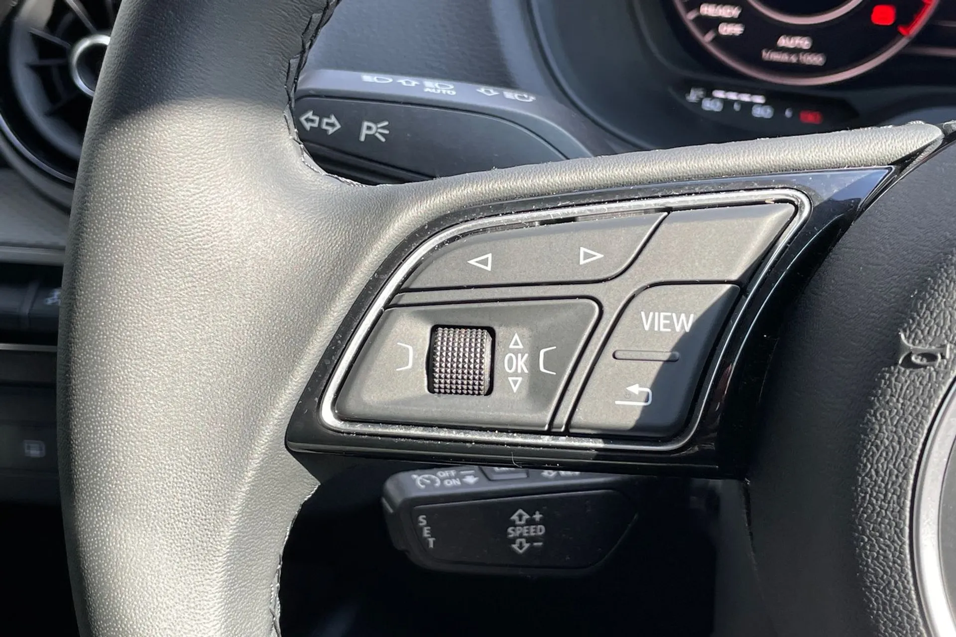 Audi Q2 thumbnail image number 56