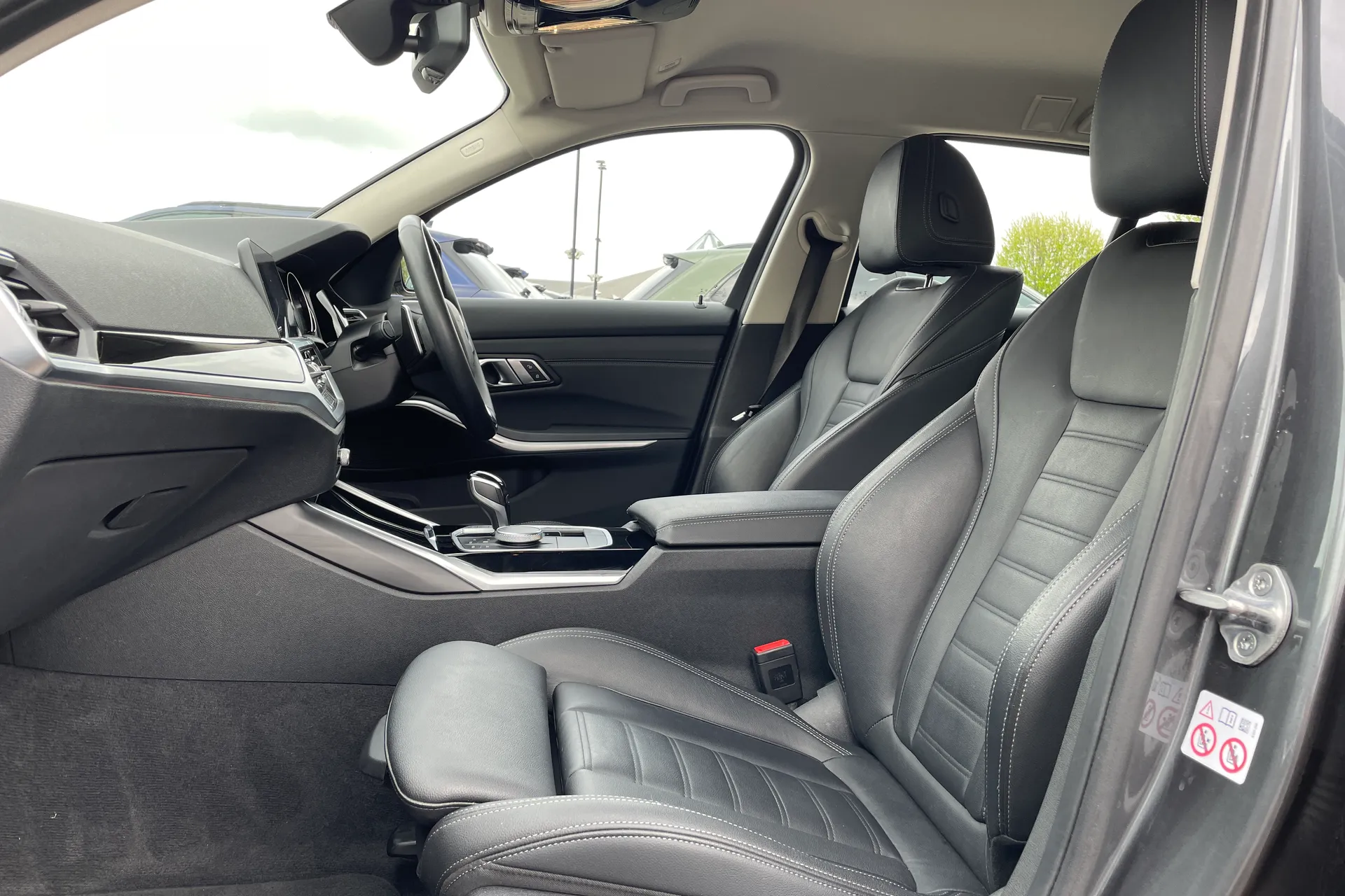 BMW 3 SERIES thumbnail image number 26
