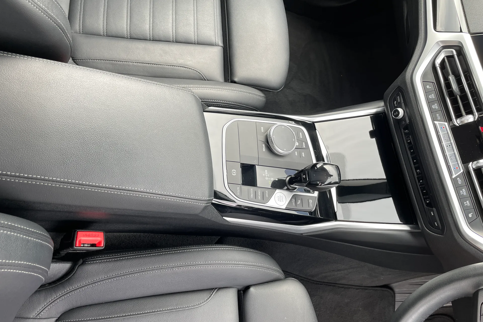BMW 3 SERIES thumbnail image number 44