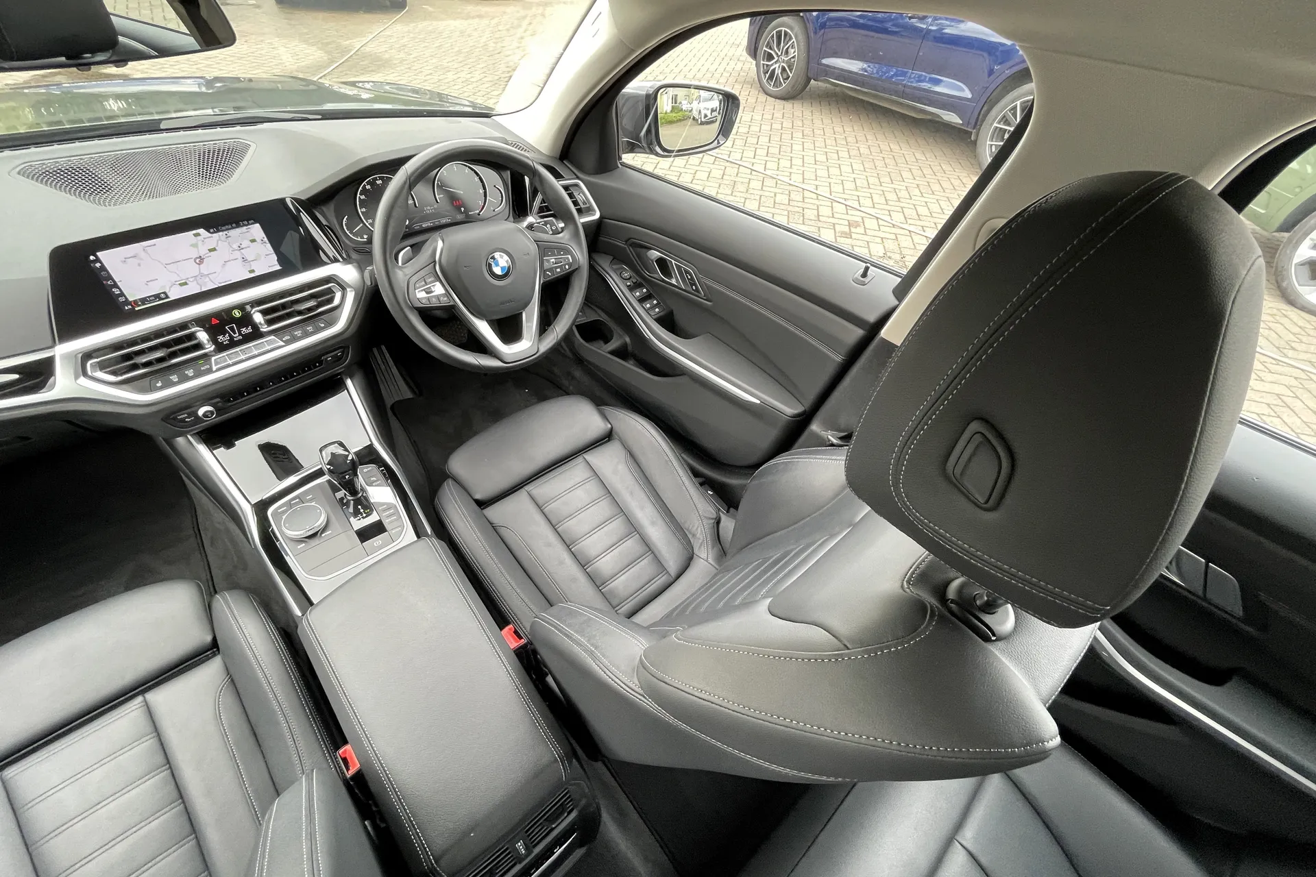 BMW 3 SERIES thumbnail image number 32