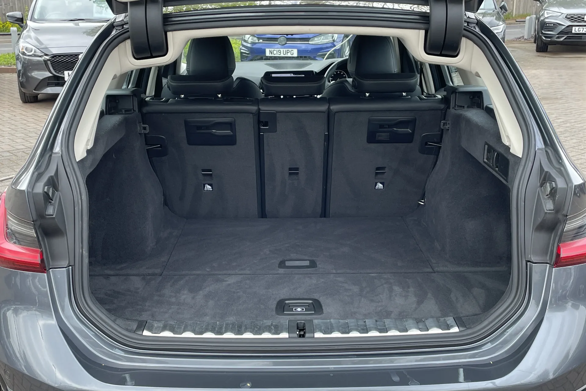 BMW 3 SERIES thumbnail image number 20