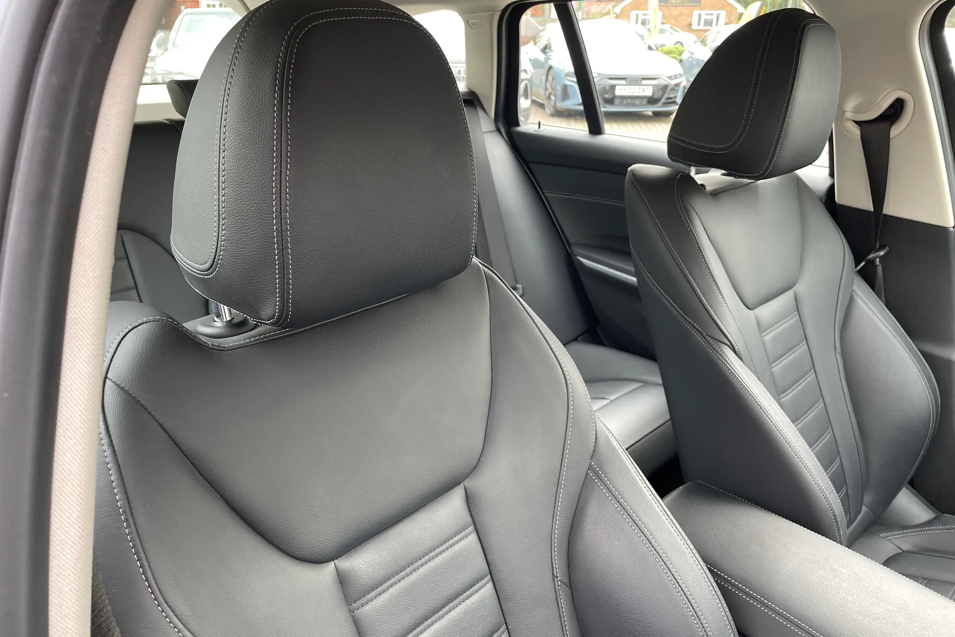 BMW 3 SERIES thumbnail image number 45
