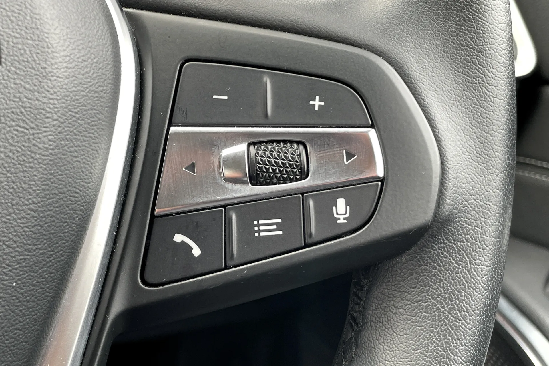 BMW 3 SERIES thumbnail image number 40