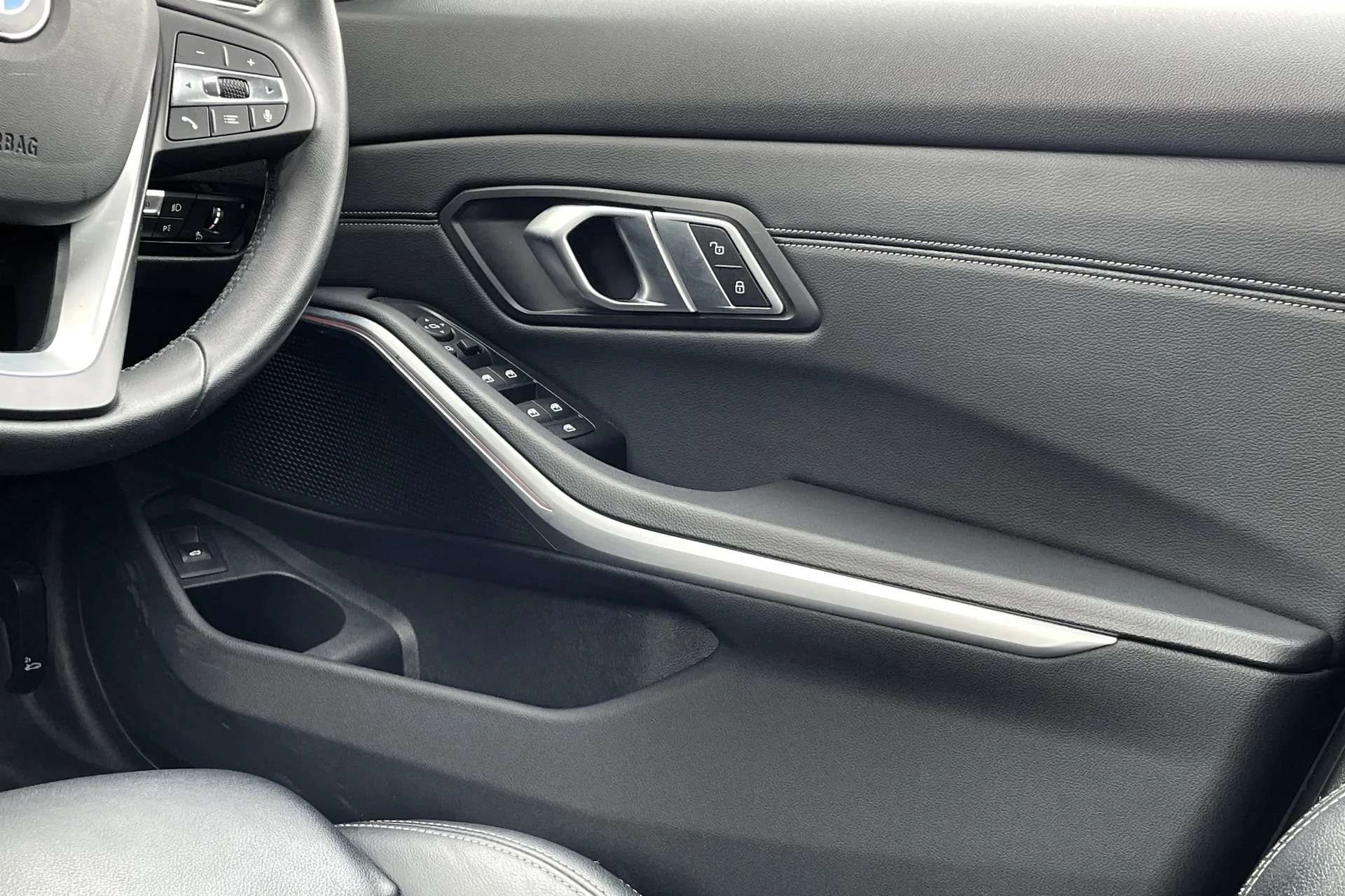 BMW 3 SERIES thumbnail image number 35