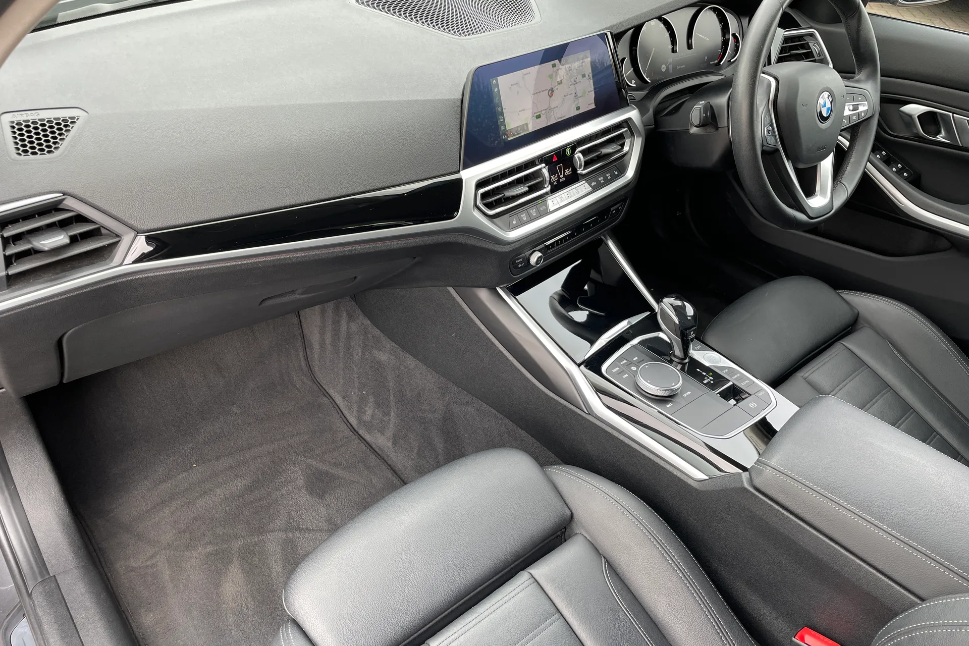 BMW 3 SERIES thumbnail image number 25