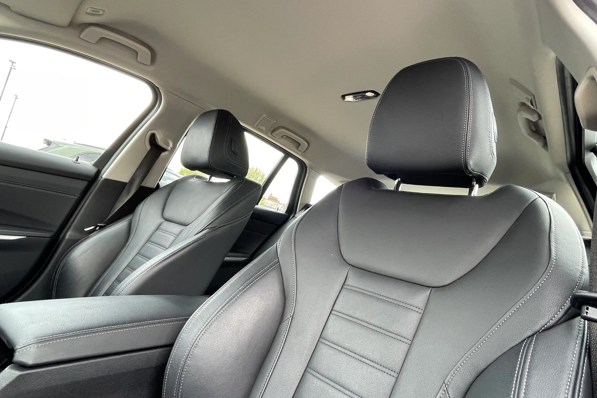 BMW 3 SERIES thumbnail image number 29