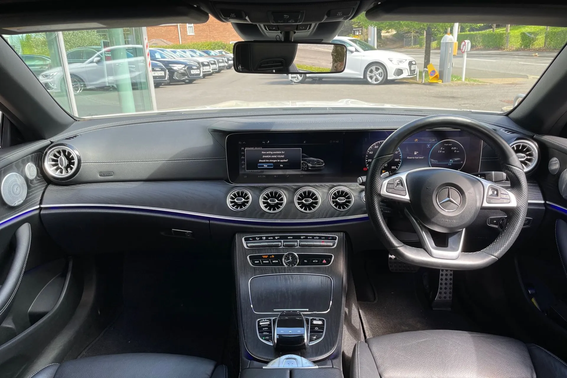 MERCEDES-BENZ E CLASS thumbnail image number 3