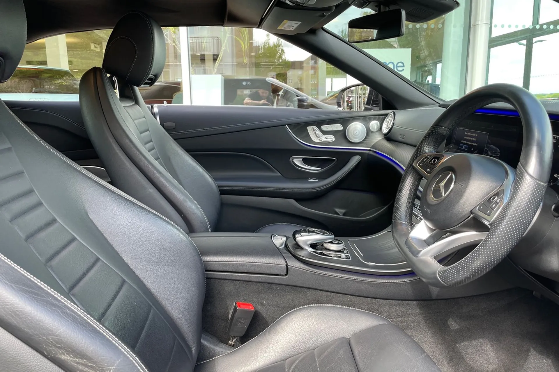 MERCEDES-BENZ E CLASS thumbnail image number 24