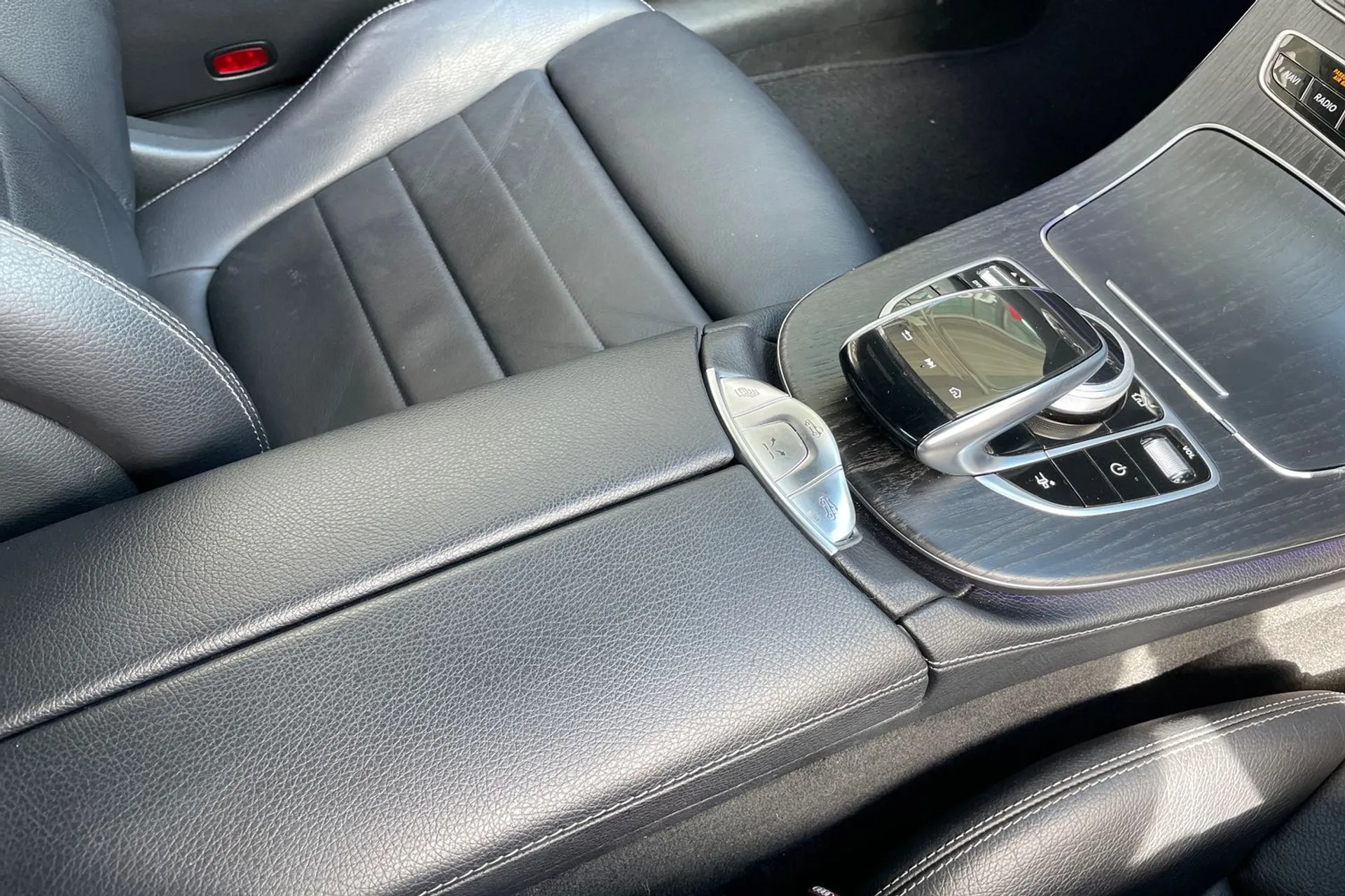 MERCEDES-BENZ E CLASS thumbnail image number 40