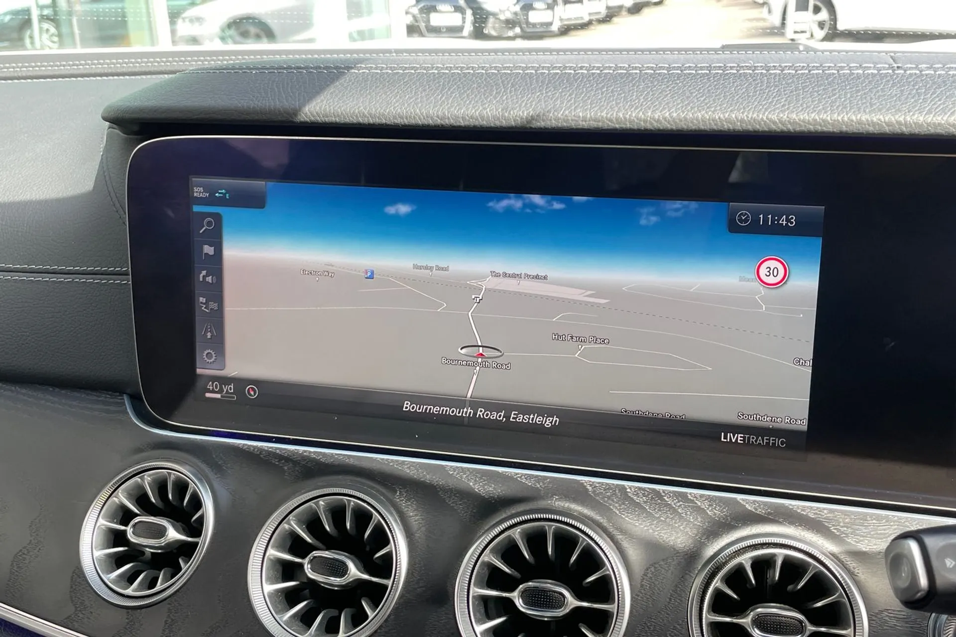 MERCEDES-BENZ E CLASS thumbnail image number 37