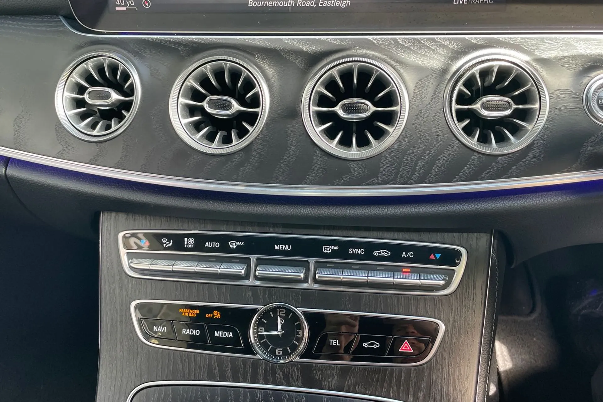 MERCEDES-BENZ E CLASS thumbnail image number 38