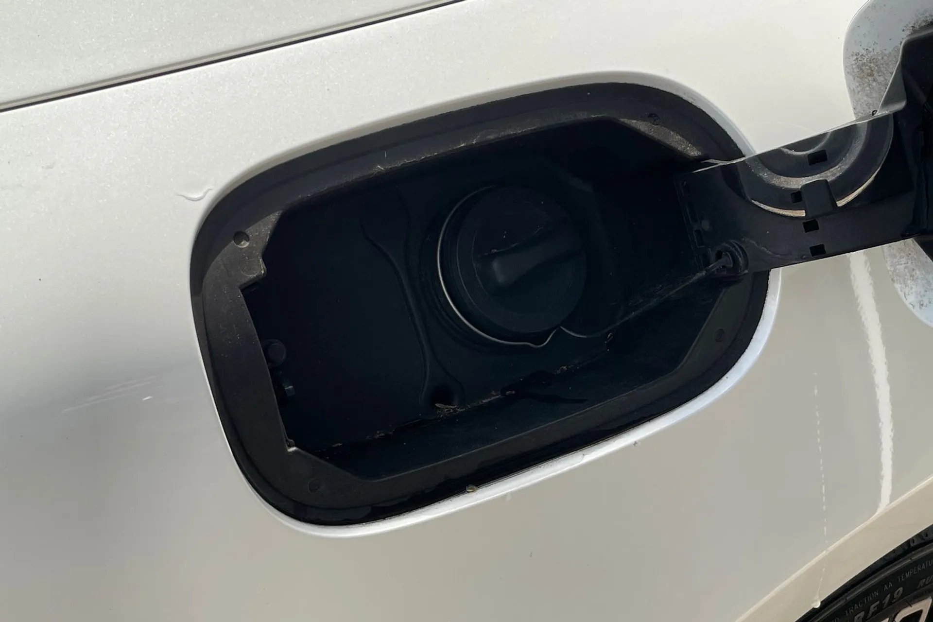 MERCEDES-BENZ E CLASS thumbnail image number 17